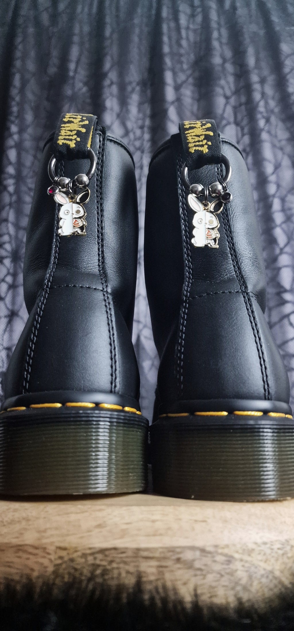 Bijoux simples sur brides arrière - Lapin & squelette