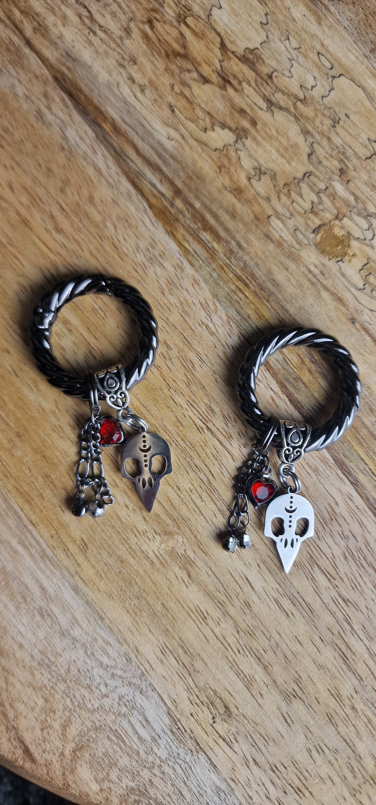 Bijoux simples sur brides arrière - Crâne de corbeau acier avec Strass