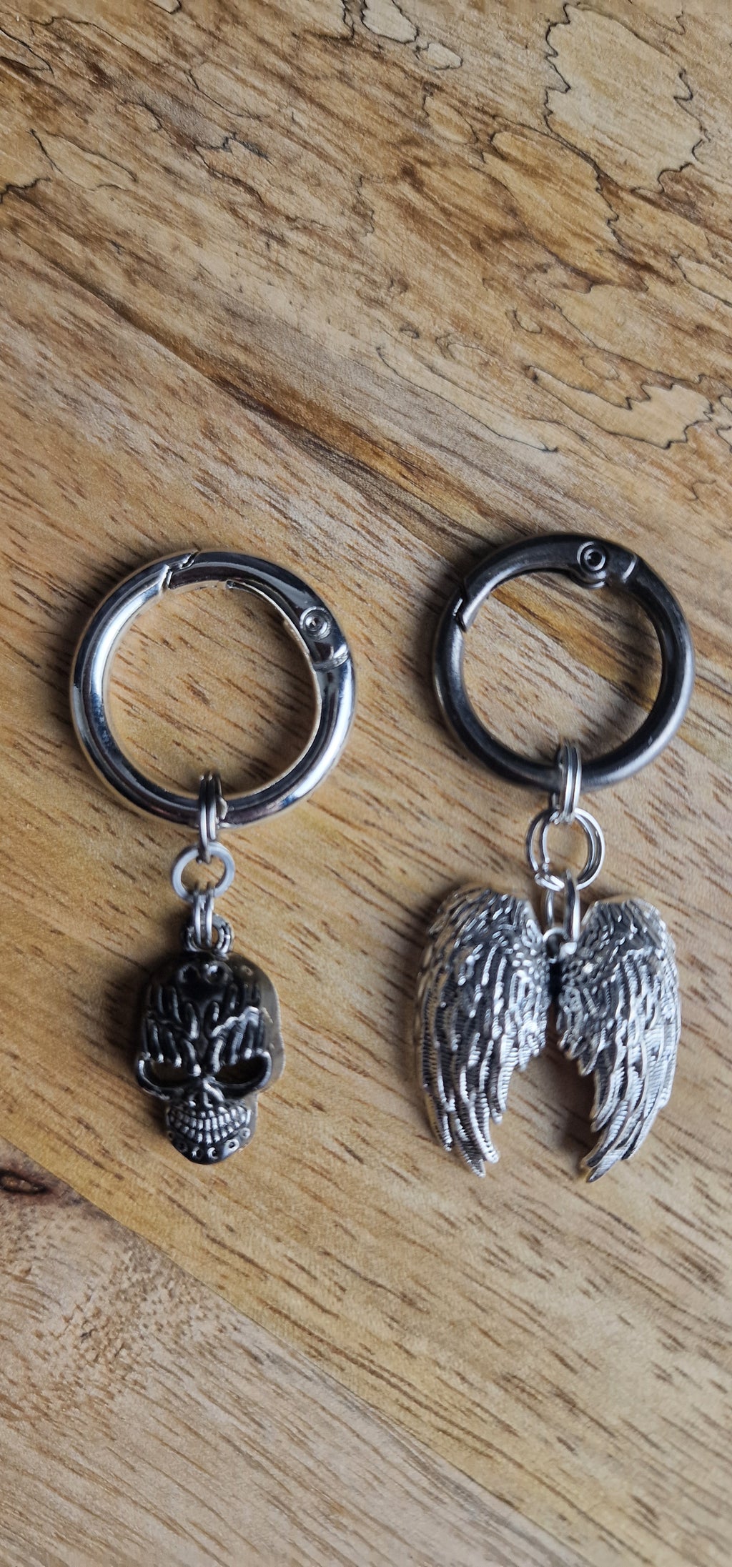 Bijoux simples sur brides arrière - Ange & démon