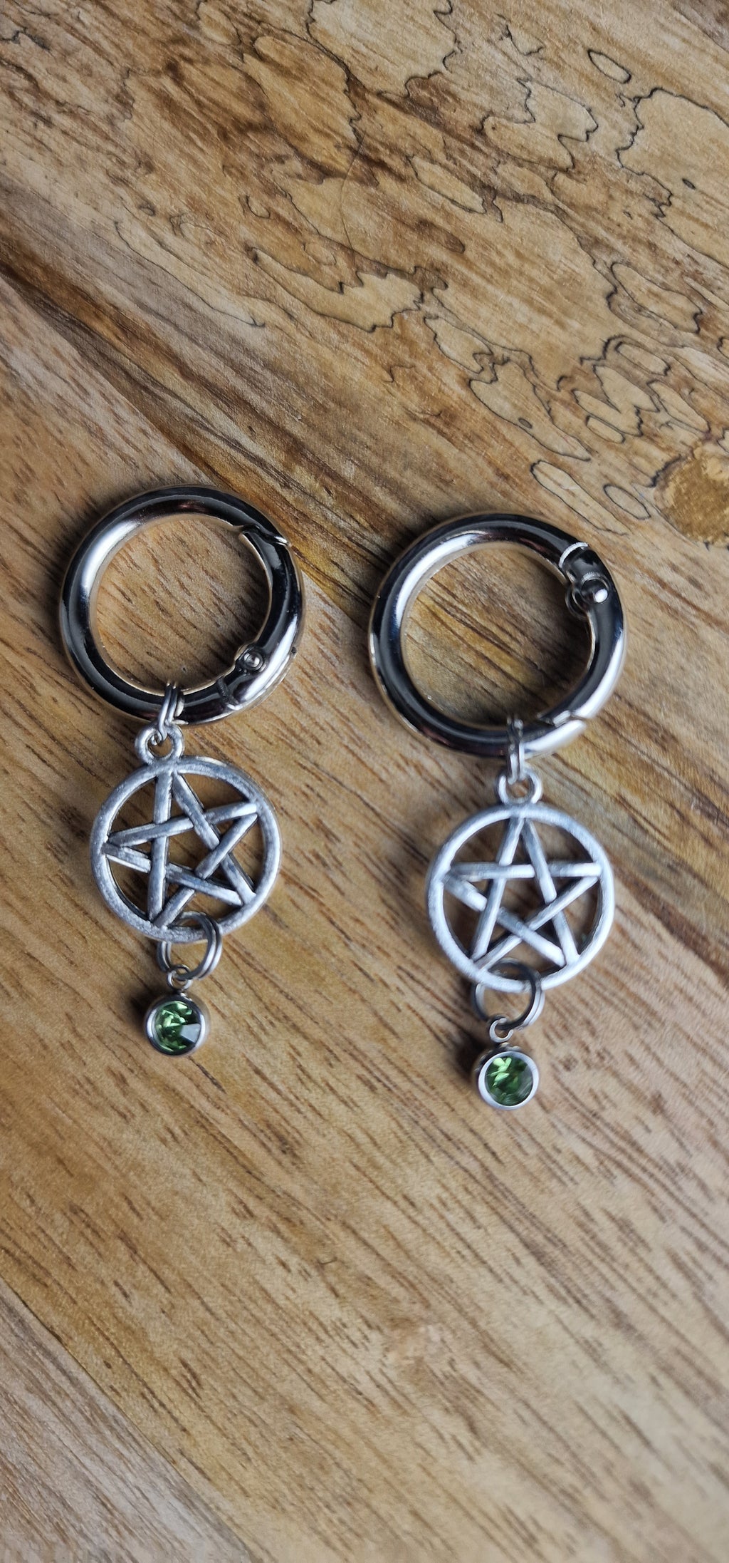 Bijoux simples sur brides arrière - Pentacle & Strass vert