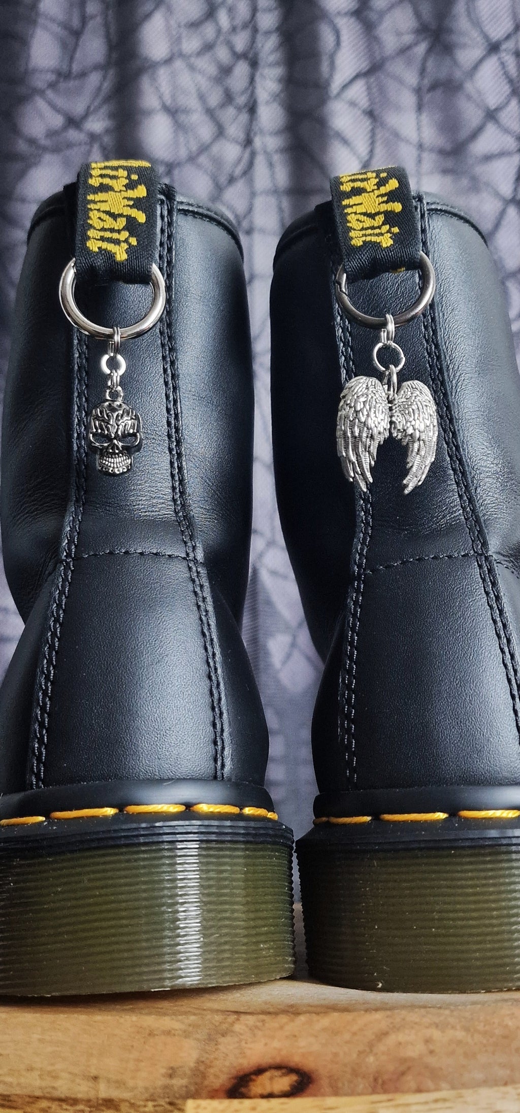 Bijoux simples sur brides arrière - Ange & démon