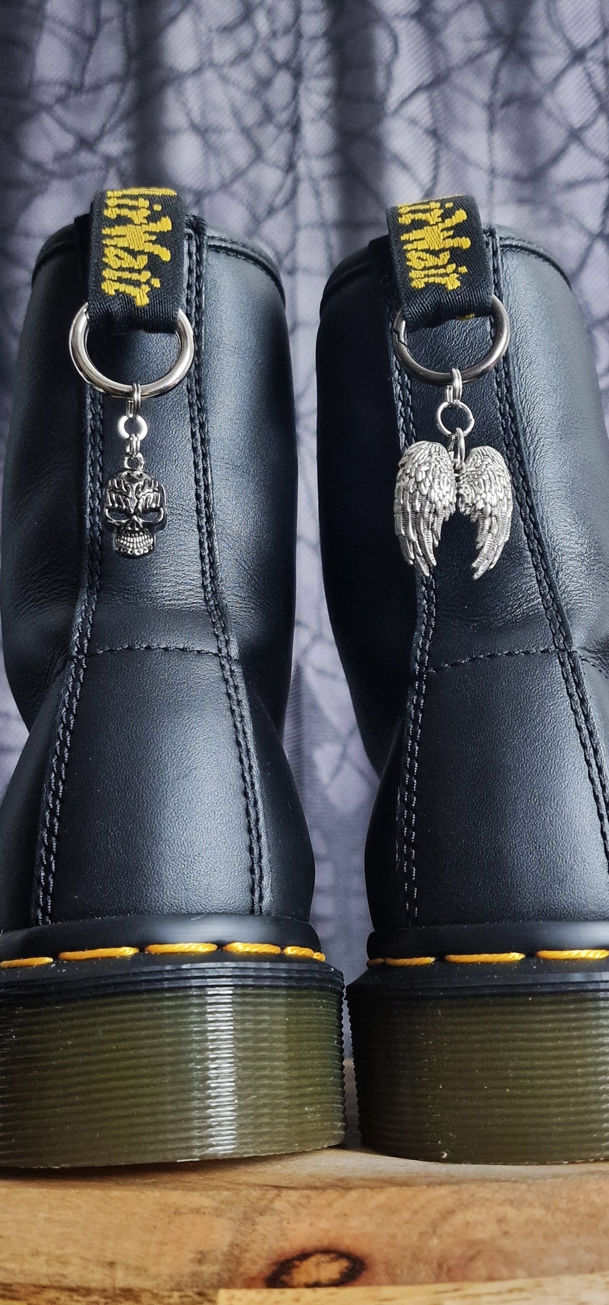 Bijoux simples sur brides arrière - Ange & démon