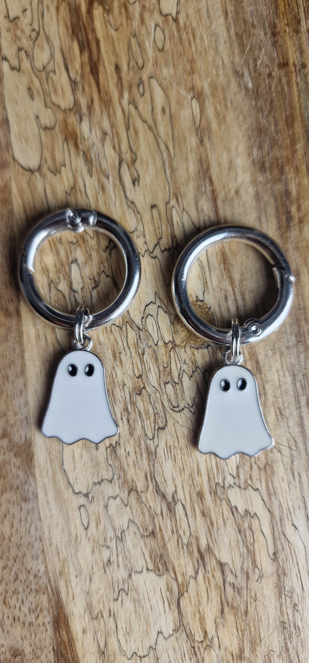 Bijoux simples sur brides arrière - Fantôme