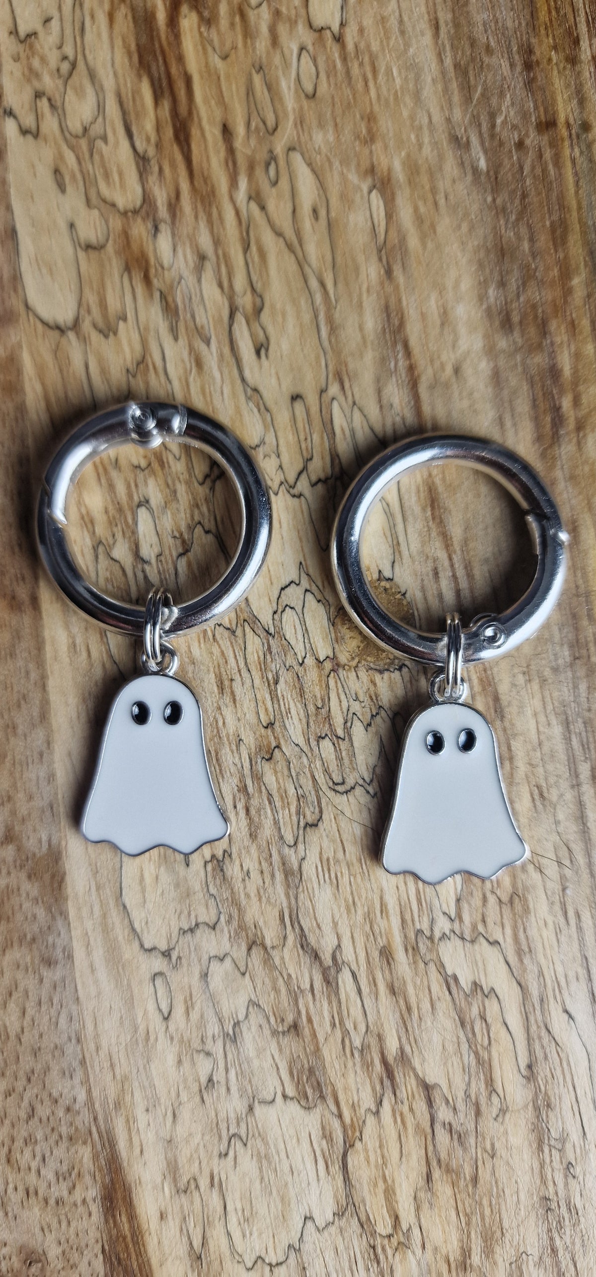Bijoux simples sur brides arrière - Fantôme