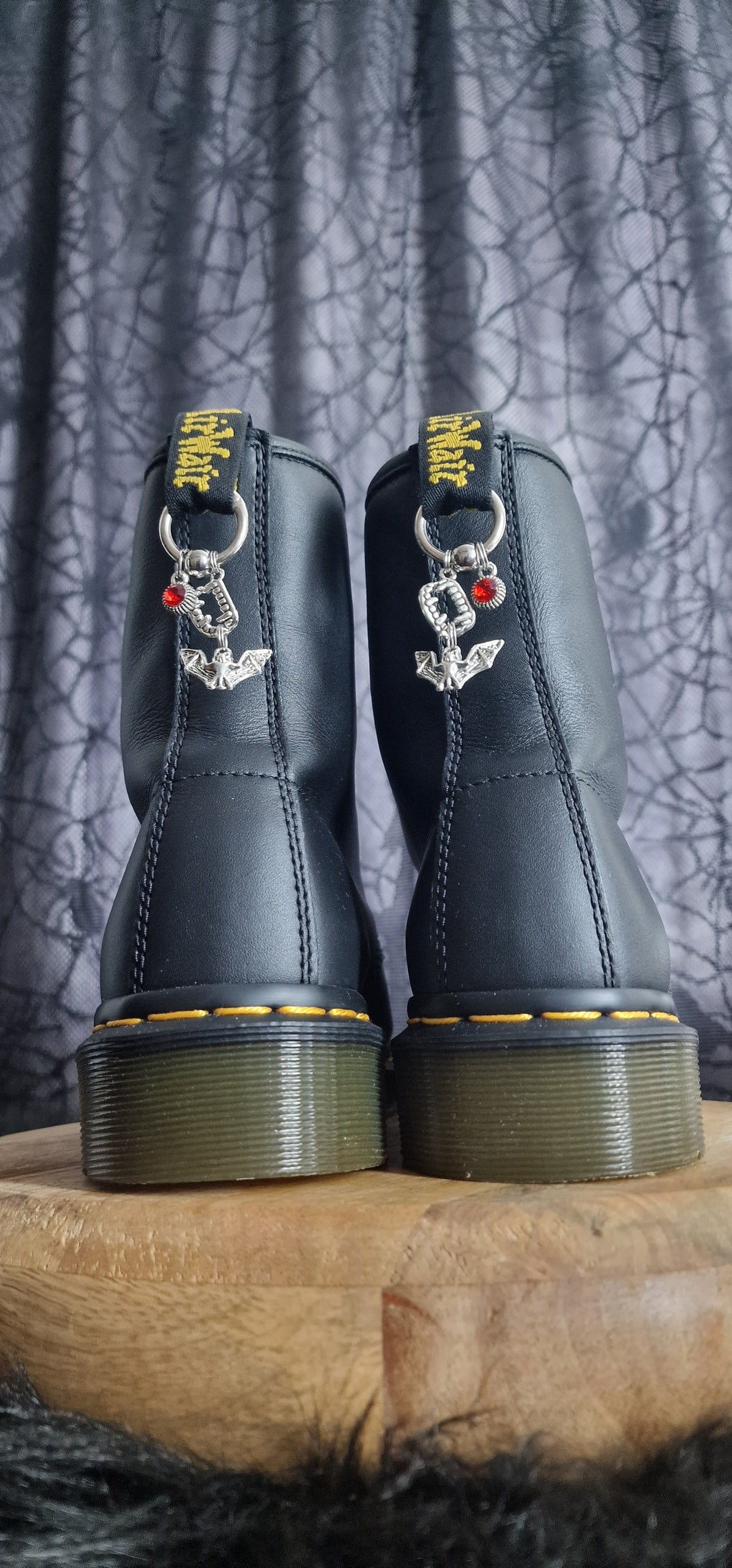 Bijoux simples sur brides arrière - Chauve-souris vampire & Strass rouge