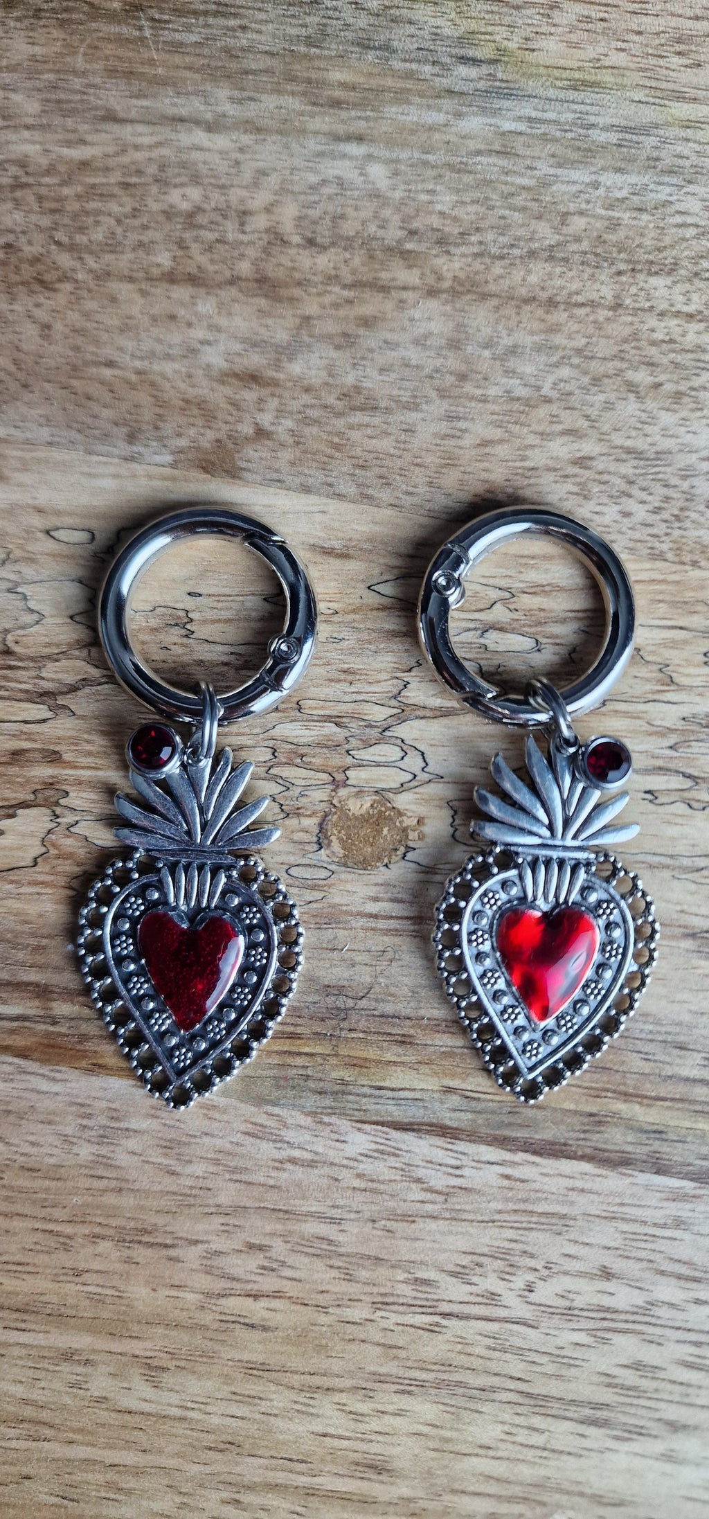 Bijoux simples sur brides arrière - Coeur & strass