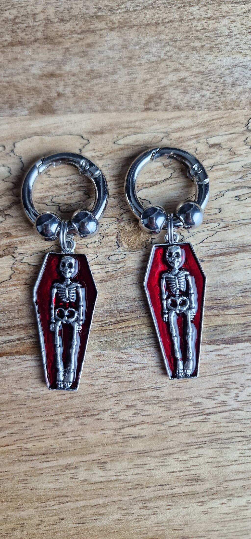 Bijoux simples sur brides arrière - Squelette & cercueil