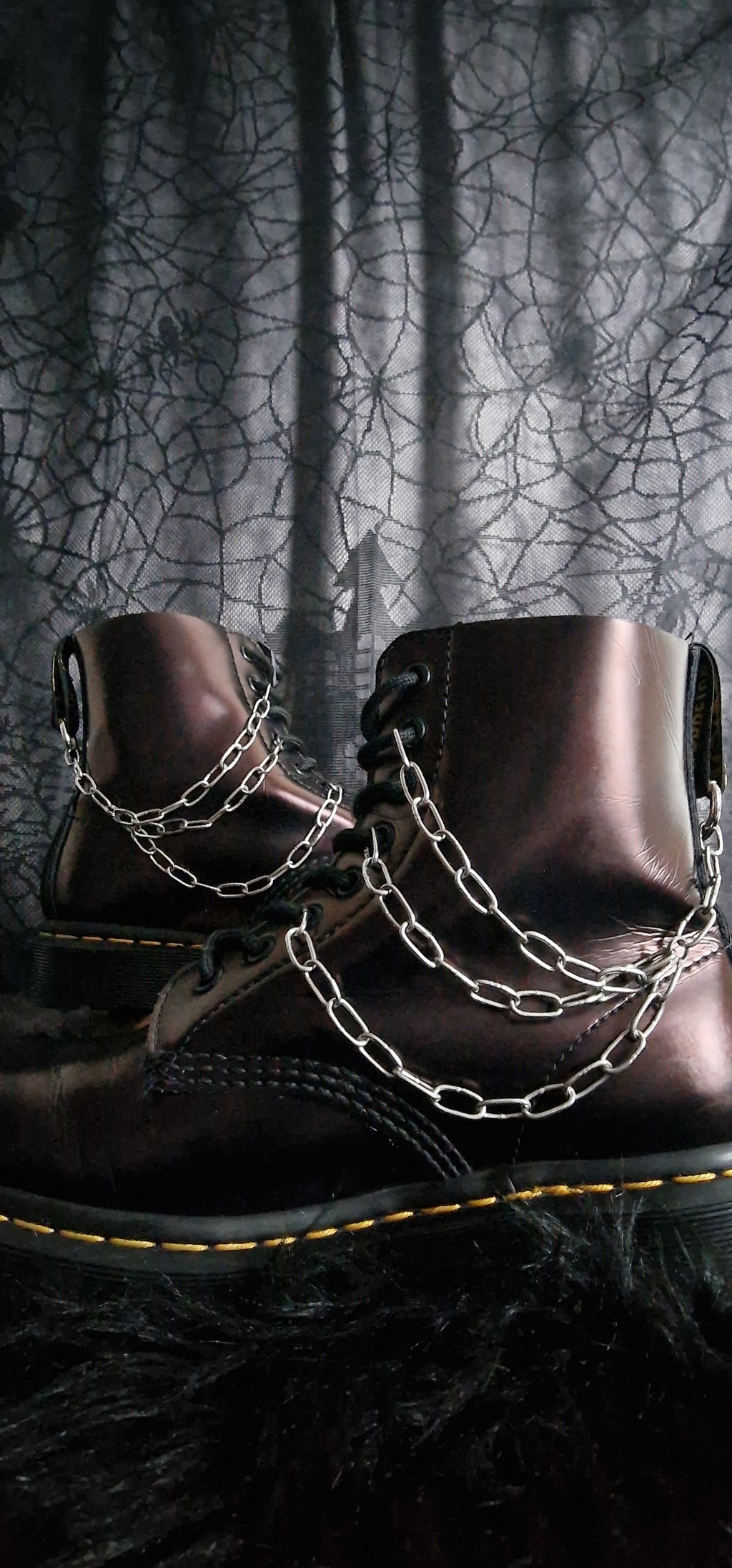 Bijoux chaînes sur brides arrière et lacets - Triple rangs