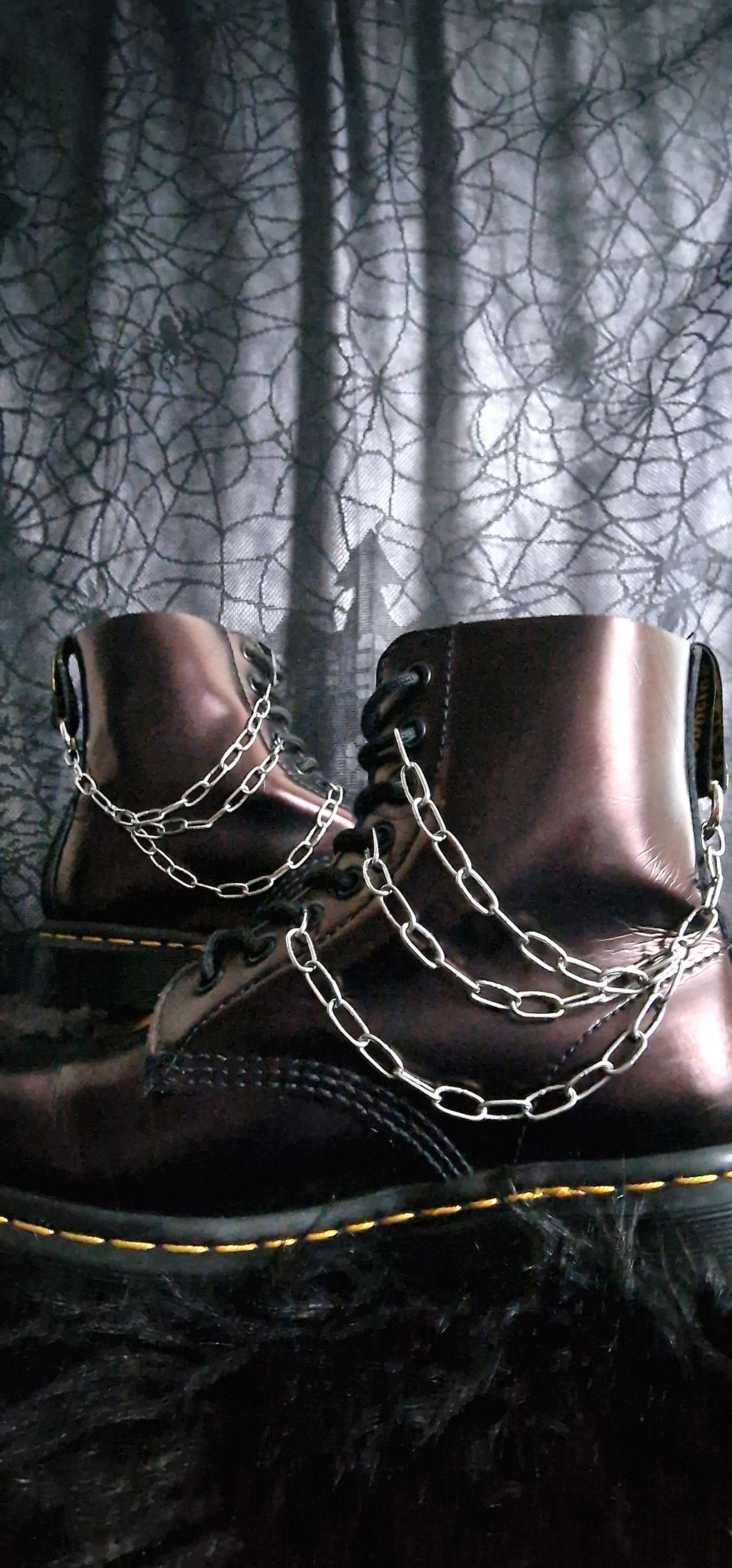 Bijoux chaînes sur brides arrière et lacets - Triple rangs