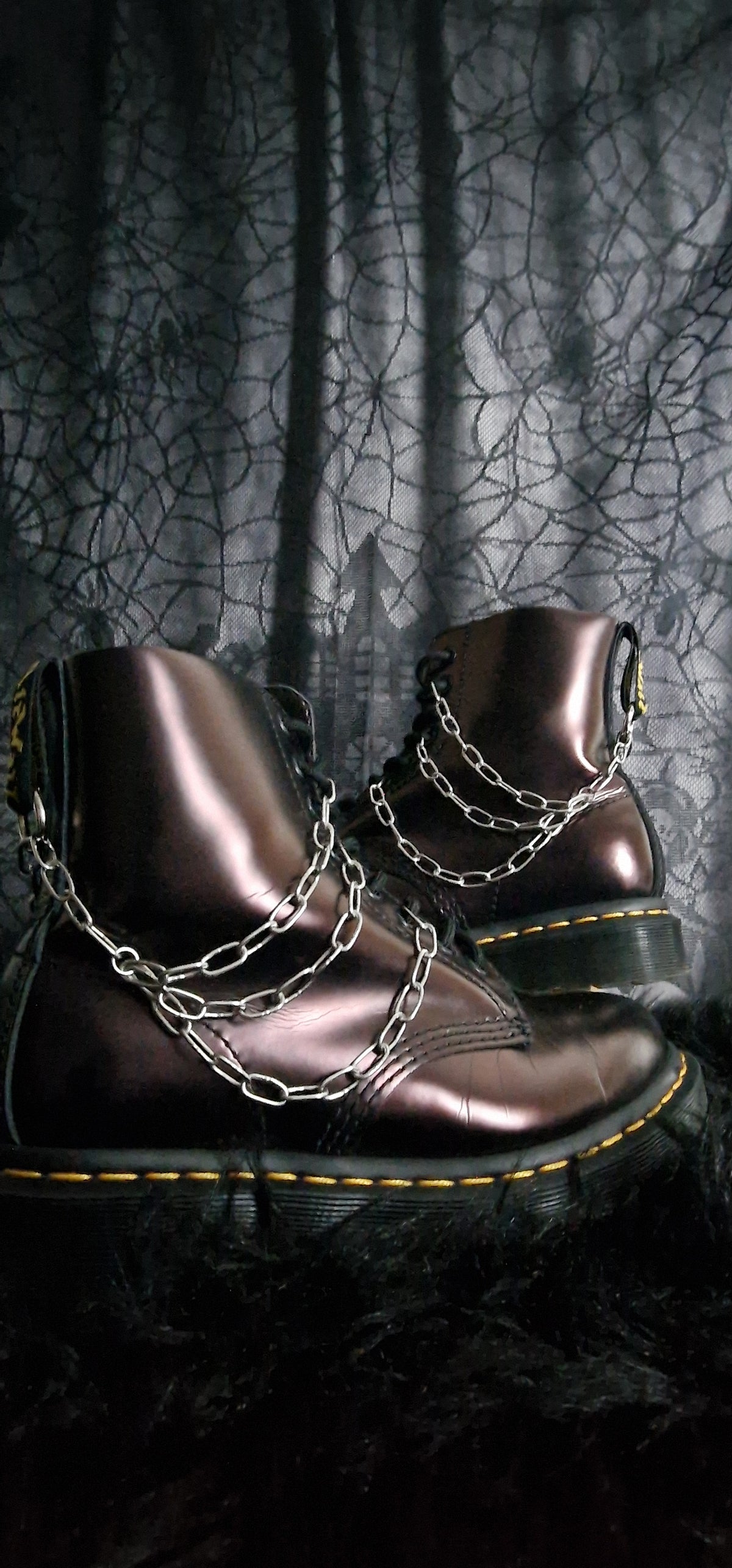 Bijoux chaînes sur brides arrière et lacets - Triple rangs