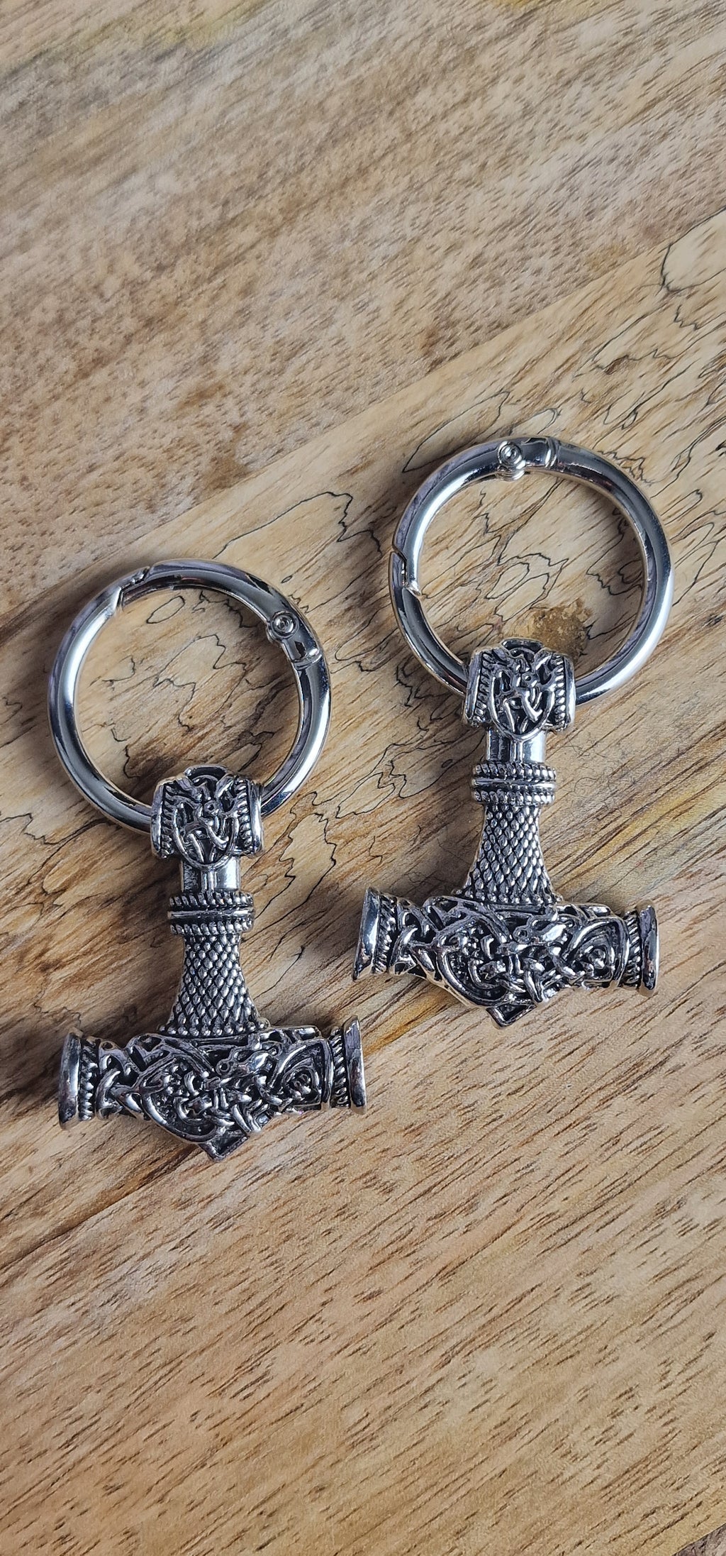 Bijoux simples sur brides arrière - Marteau de Thor