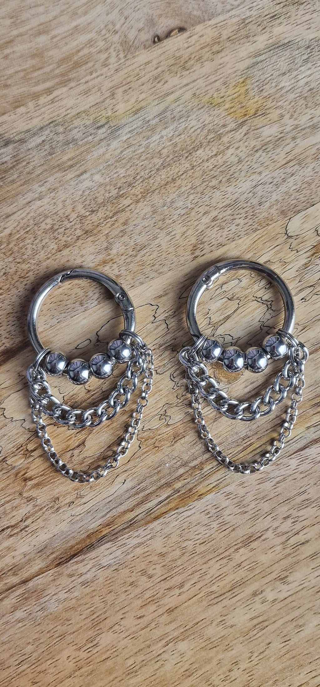 Bijoux simples sur brides arrière - Billes & chainettes