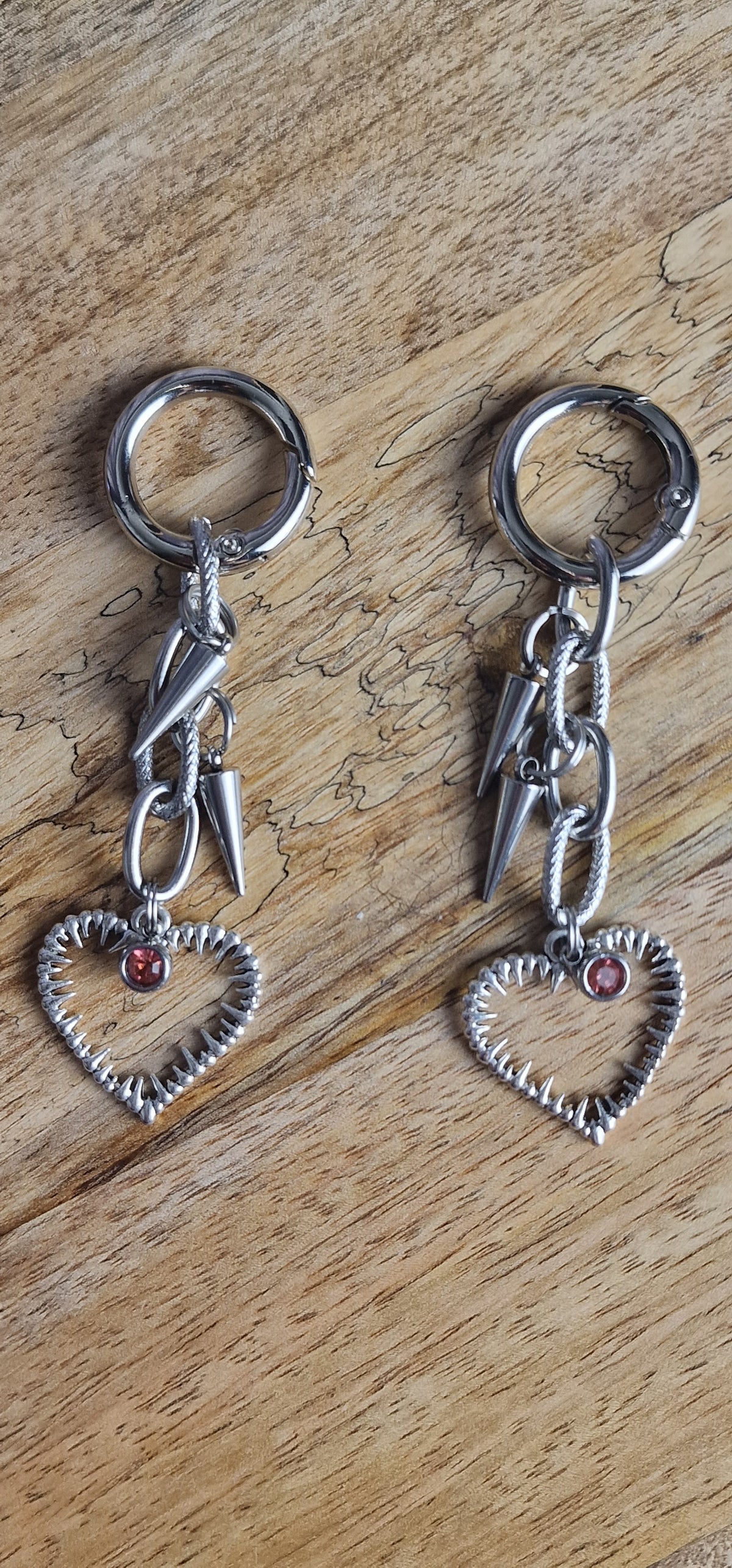 Bijoux simples sur brides arrière - Coeur, chaine, pics & Strass