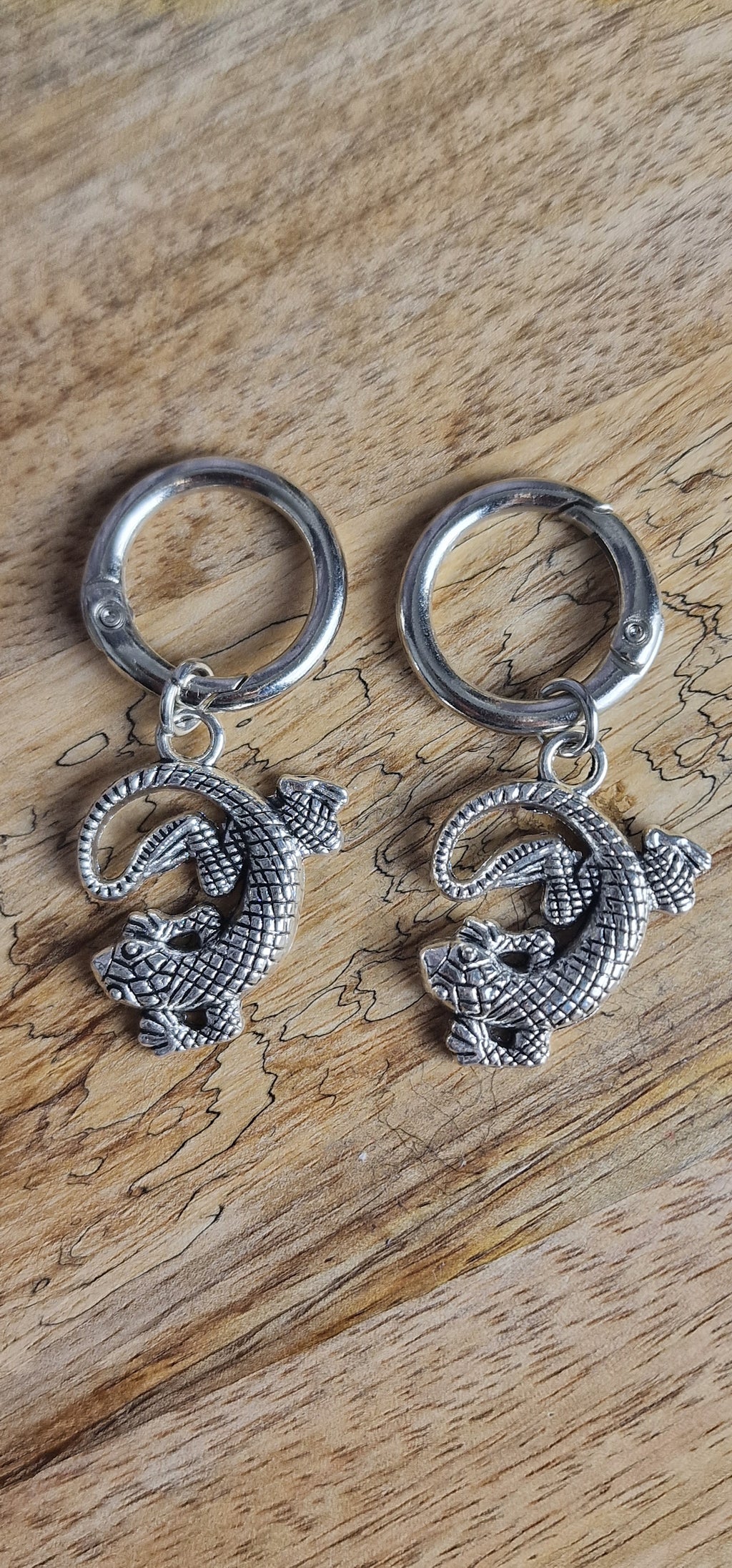Bijoux simples sur brides arrière - Salamandre