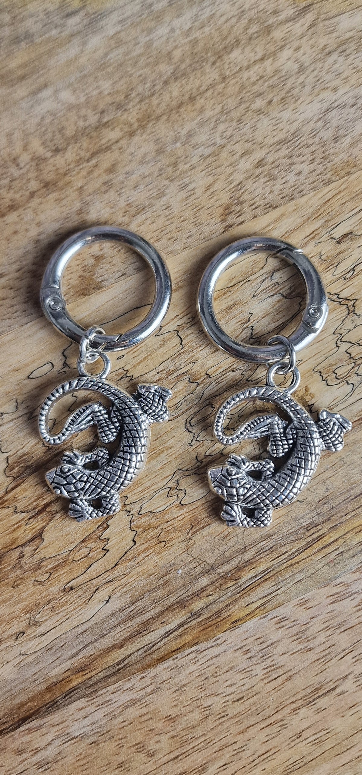 Bijoux simples sur brides arrière - Salamandre