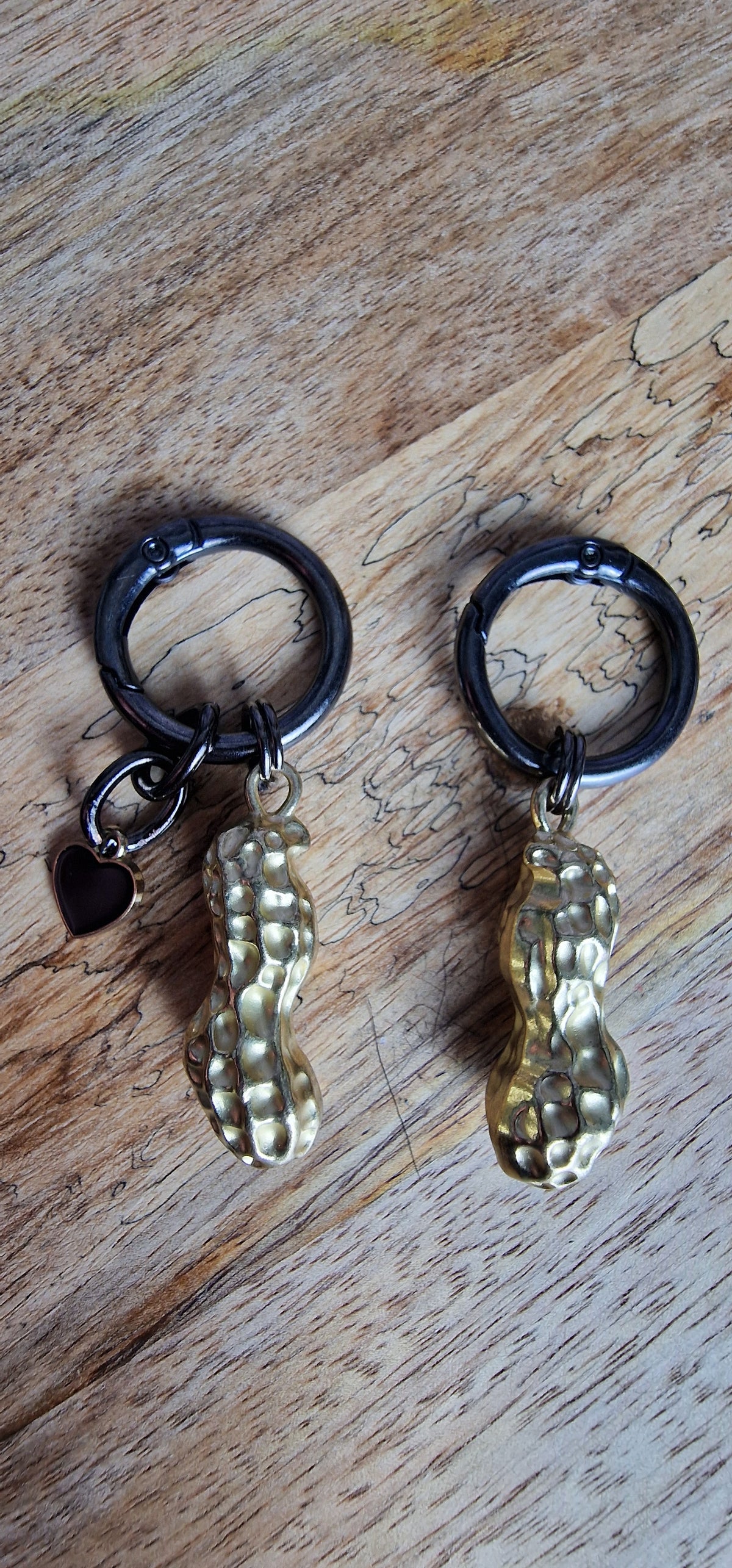 Bijoux simples sur brides arrière  - Cacahuète & coeur