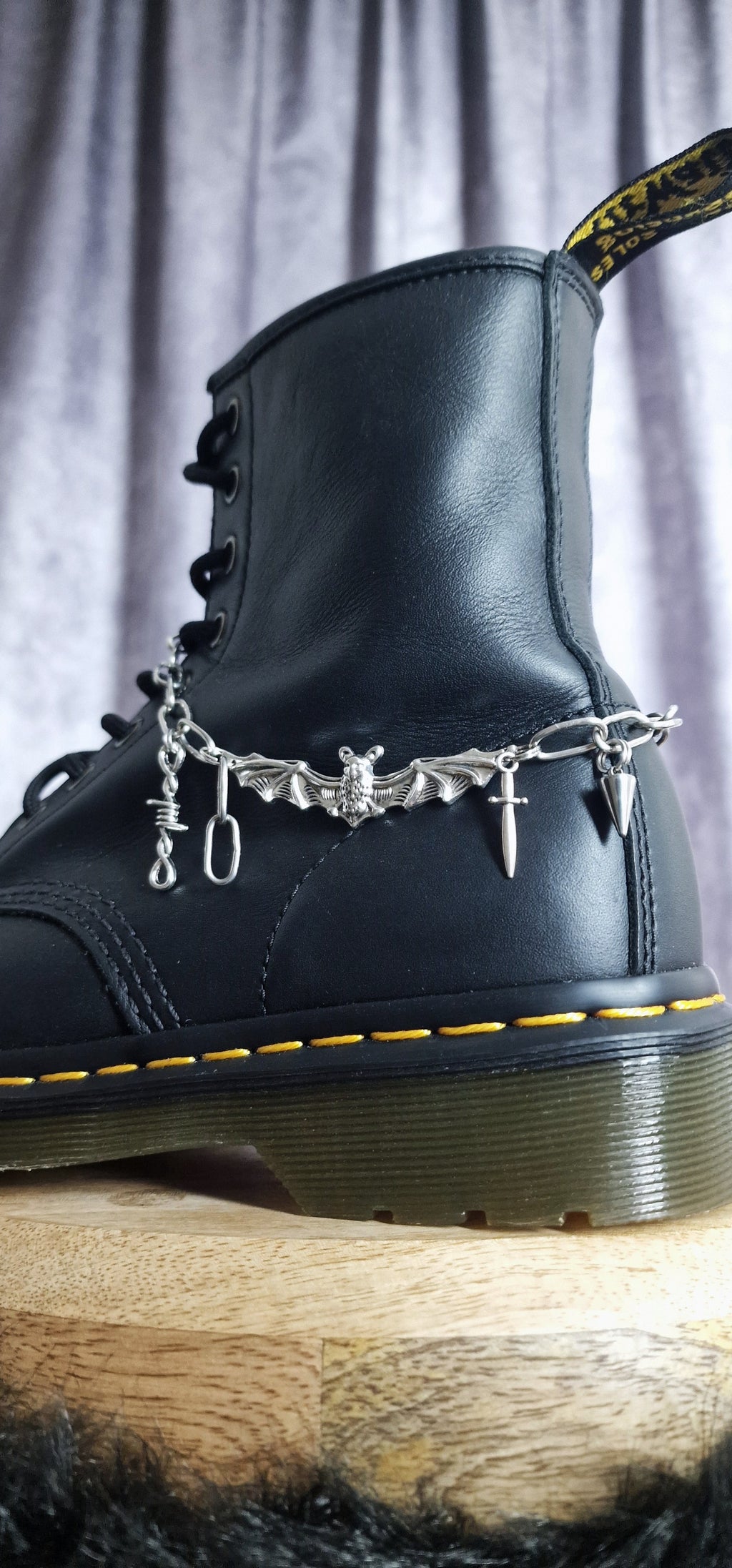 Bijoux chaînes sur lacets - Chauve-souris baroque