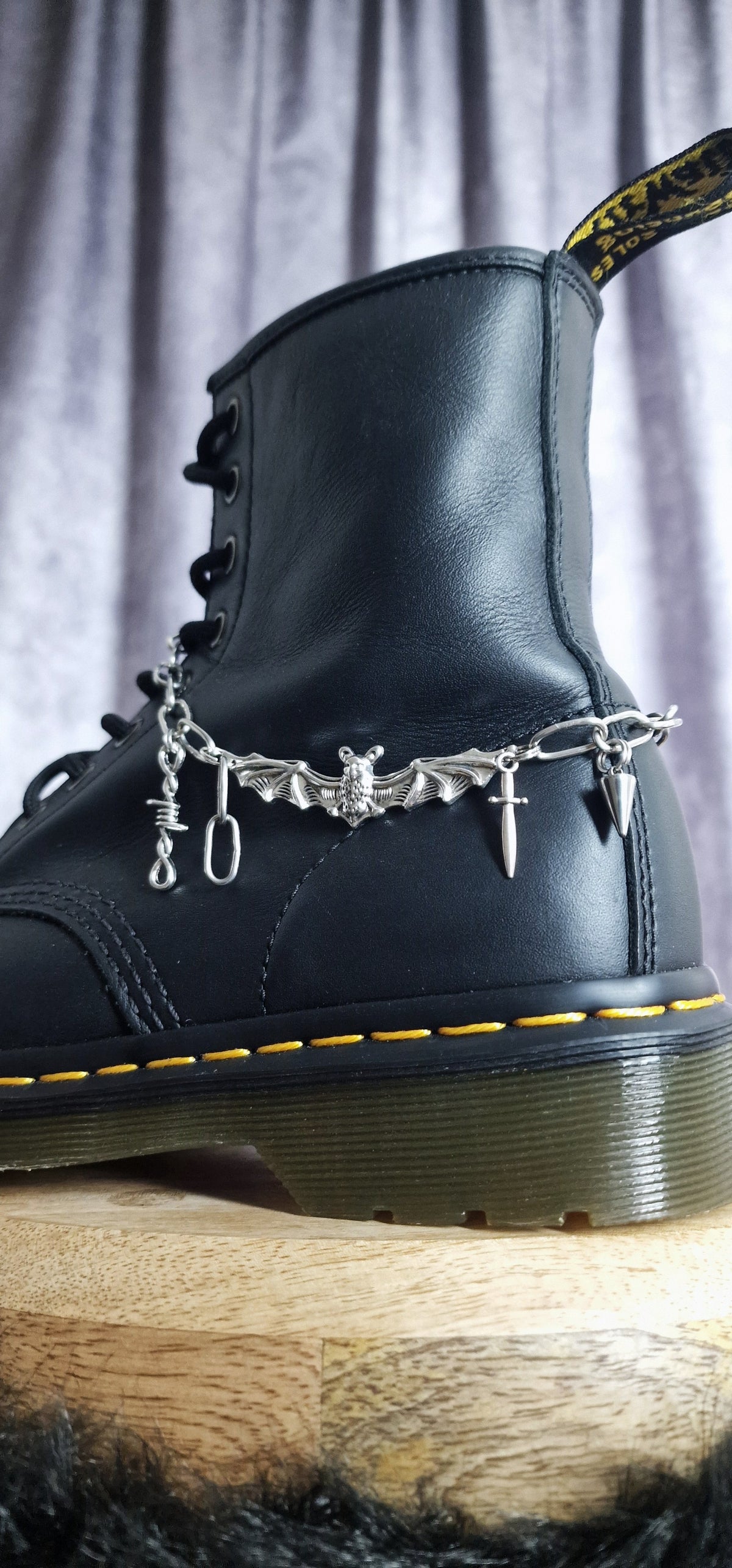 Bijoux chaînes sur lacets - Chauve-souris baroque