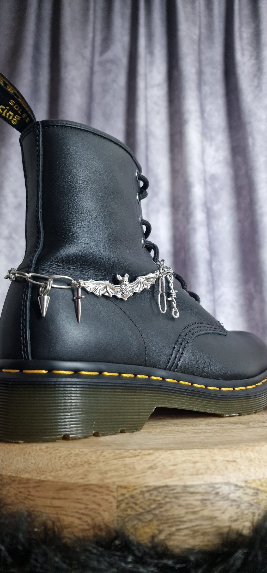 Bijoux chaînes sur lacets - Chauve-souris baroque