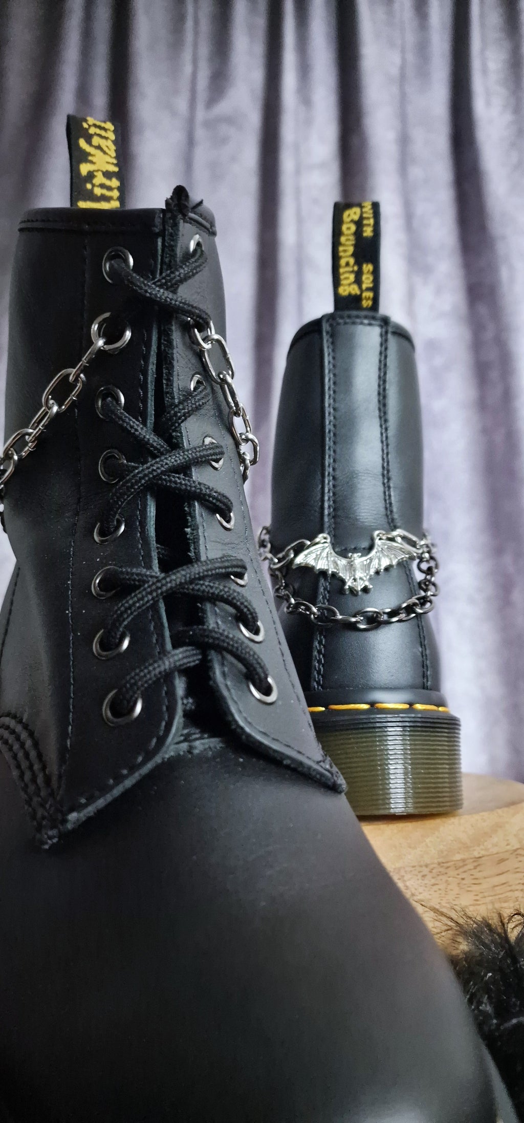Bijoux chaînes sur lacets - Chauve-souris & barbelé