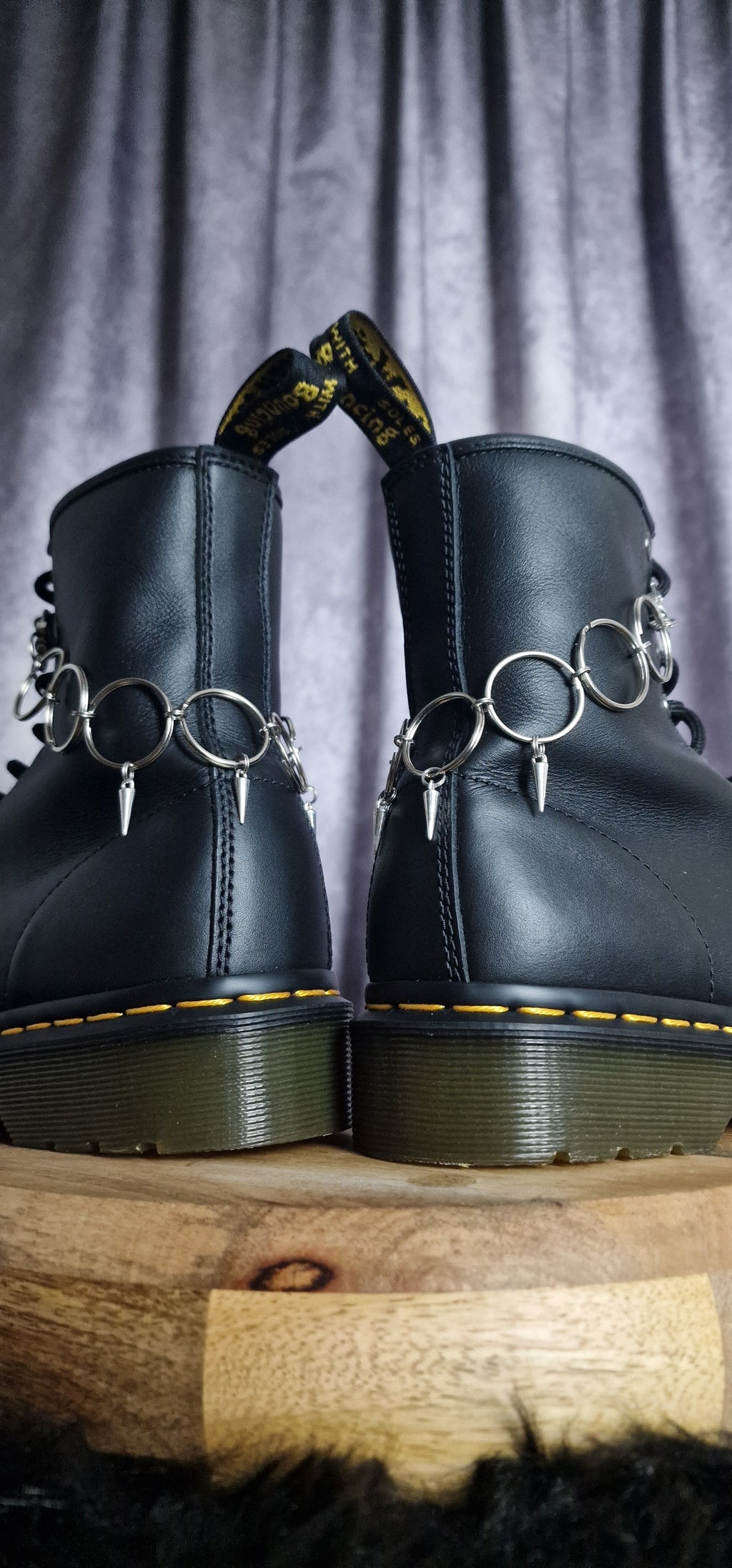 Bijoux chaînes sur lacets - Anneaux upcyclés & pics