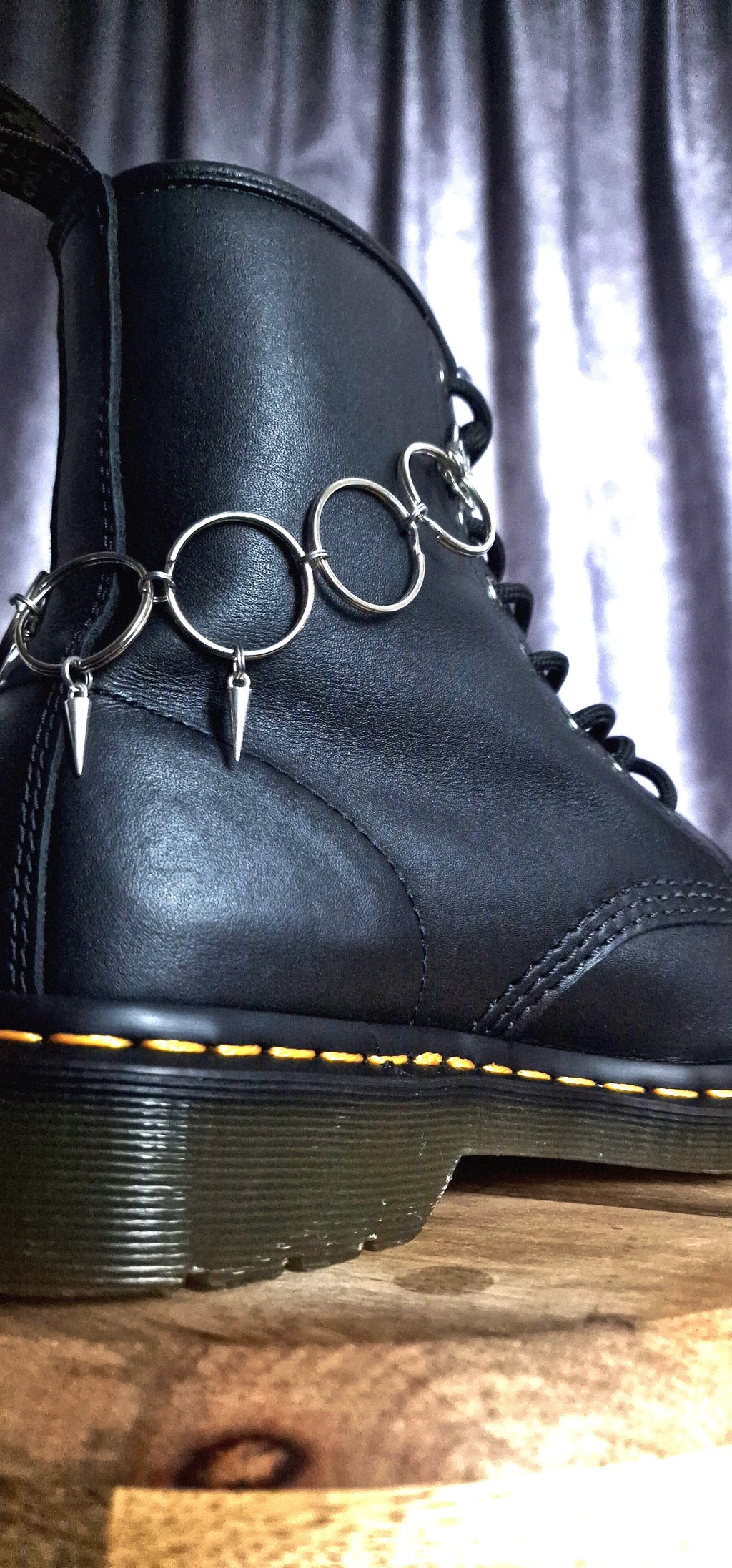 Bijoux chaînes sur lacets - Anneaux upcyclés & pics