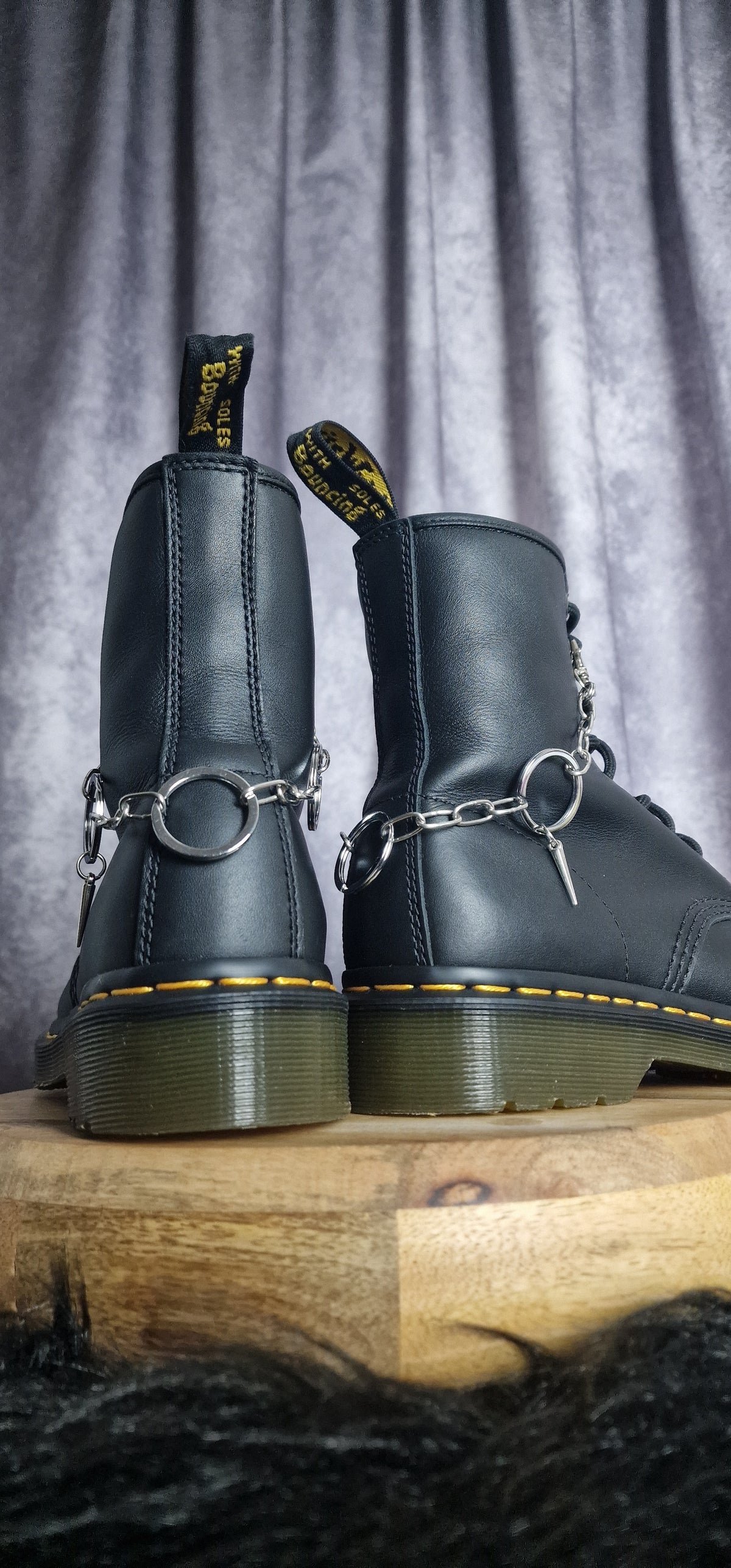 Bijoux chaînes sur lacets - Anneaux upcyclés et pics