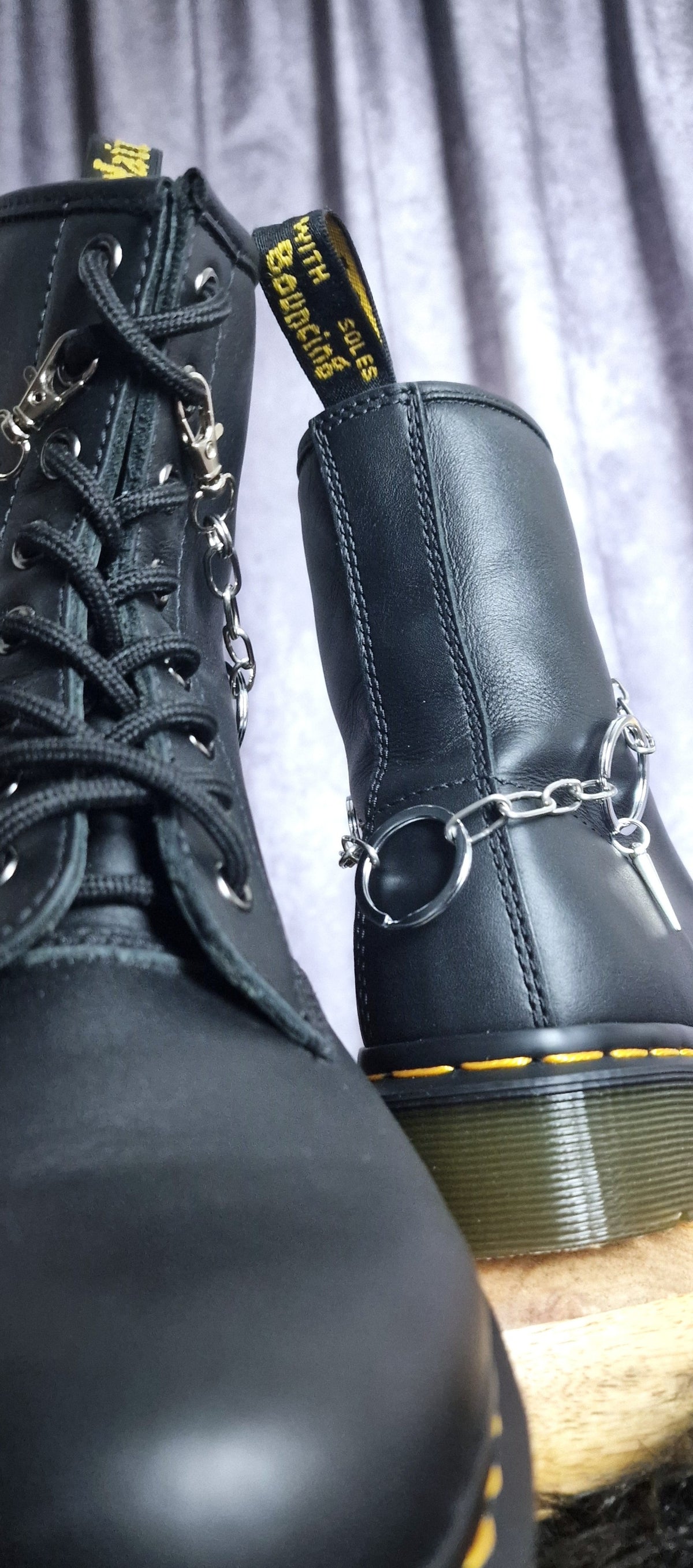 Bijoux chaînes sur lacets - Anneaux upcyclés et pics