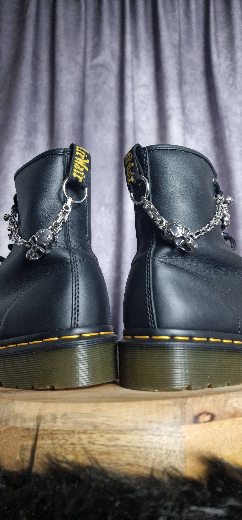 Bijoux chaînes sur brides arrière et lacets - Crâne & Squelettes