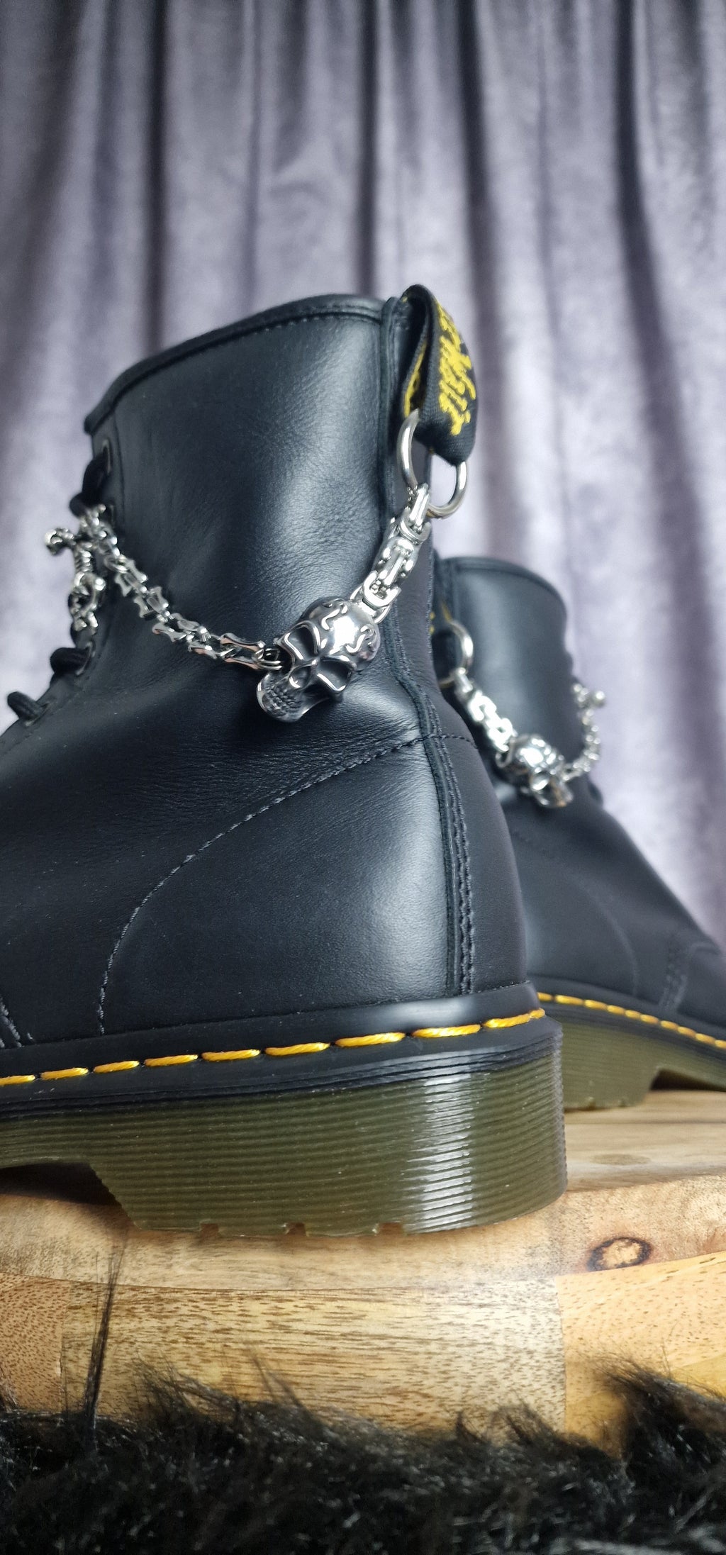 Bijoux chaînes sur brides arrière et lacets - Crâne & Squelettes