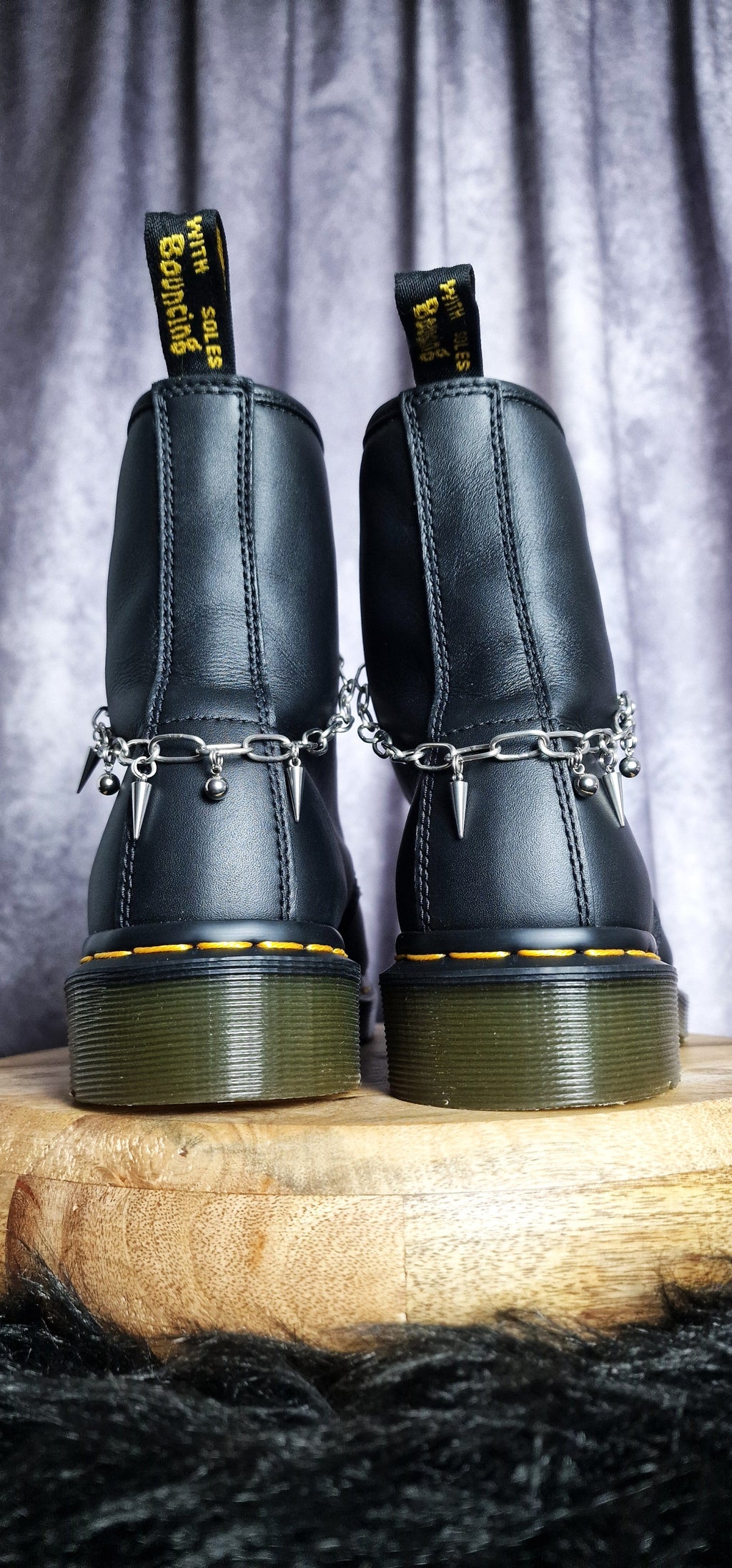 Bijoux chaînes sur lacets - Pics & billes