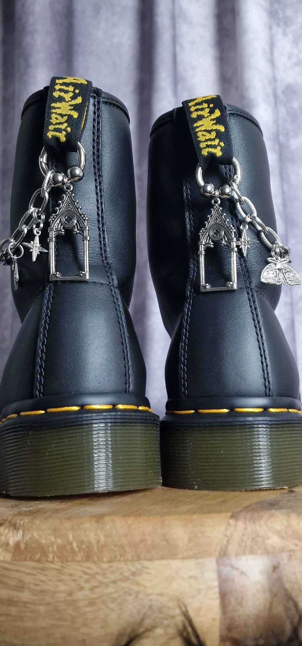 Bijoux chaînes sur brides arrière et lacets - Cathédrale, papillon & étoile