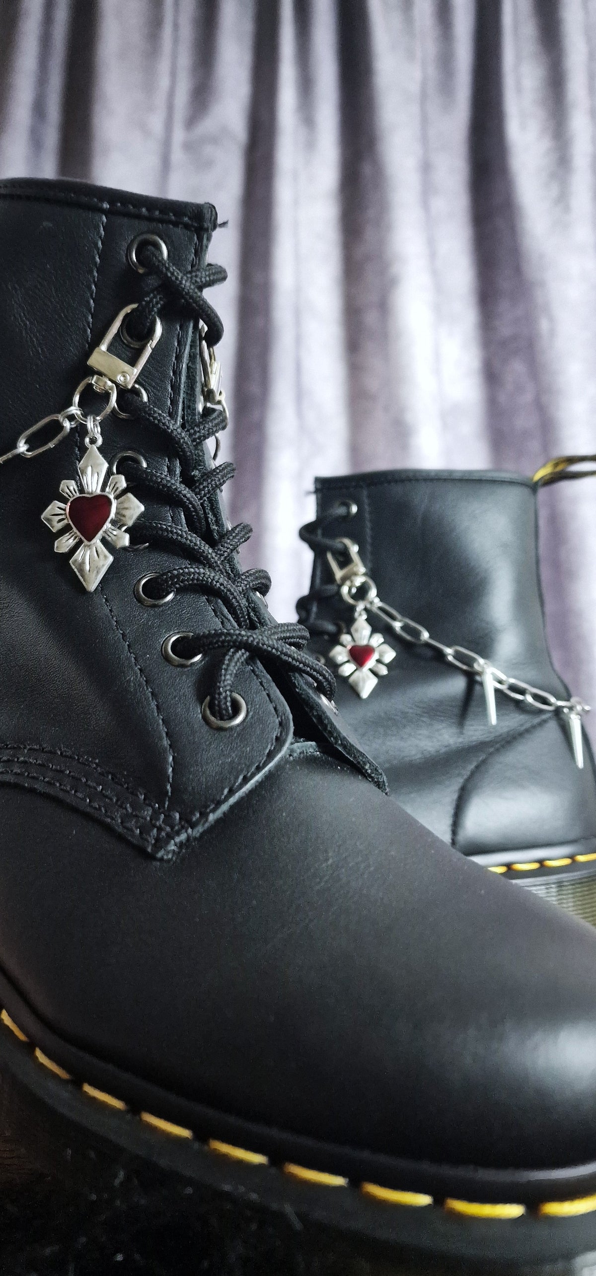 Bijoux chaînes sur lacets - Cœur et pics
