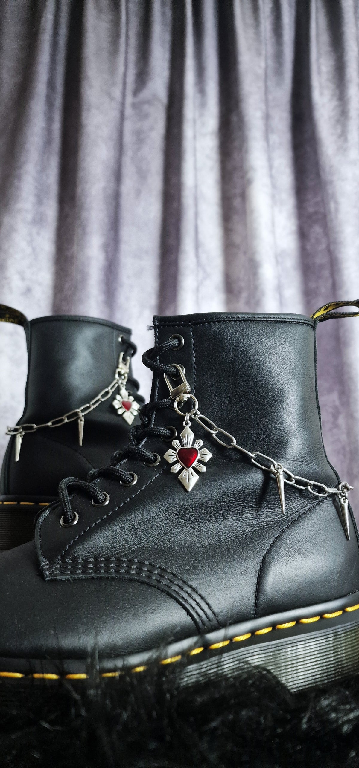 Bijoux chaînes sur lacets - Cœur et pics