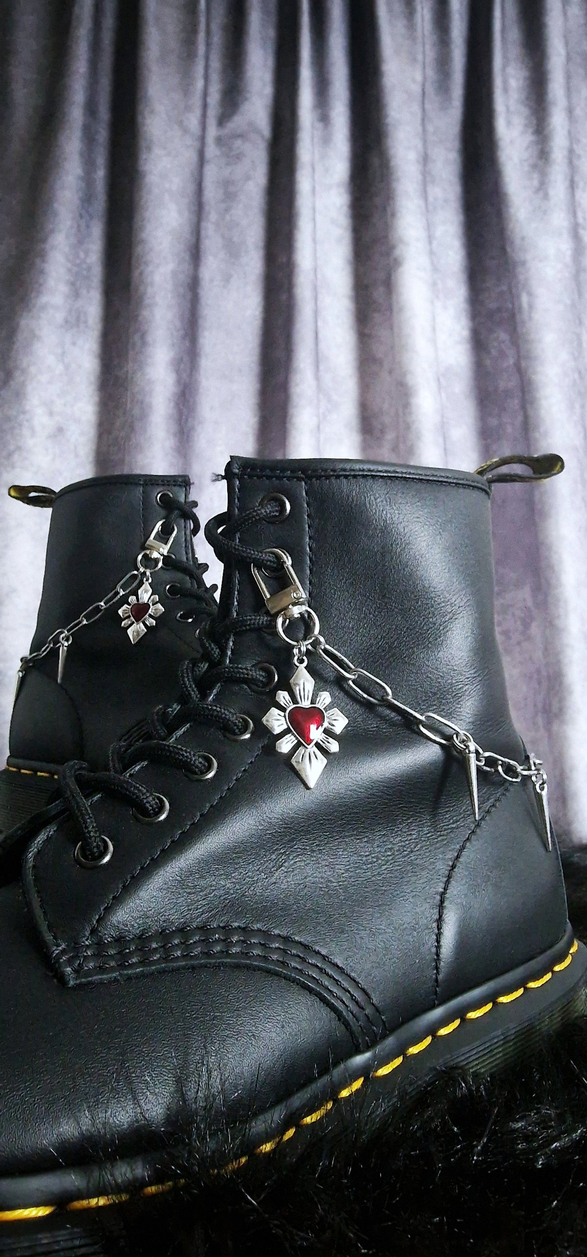 Bijoux chaînes sur lacets - Cœur et pics