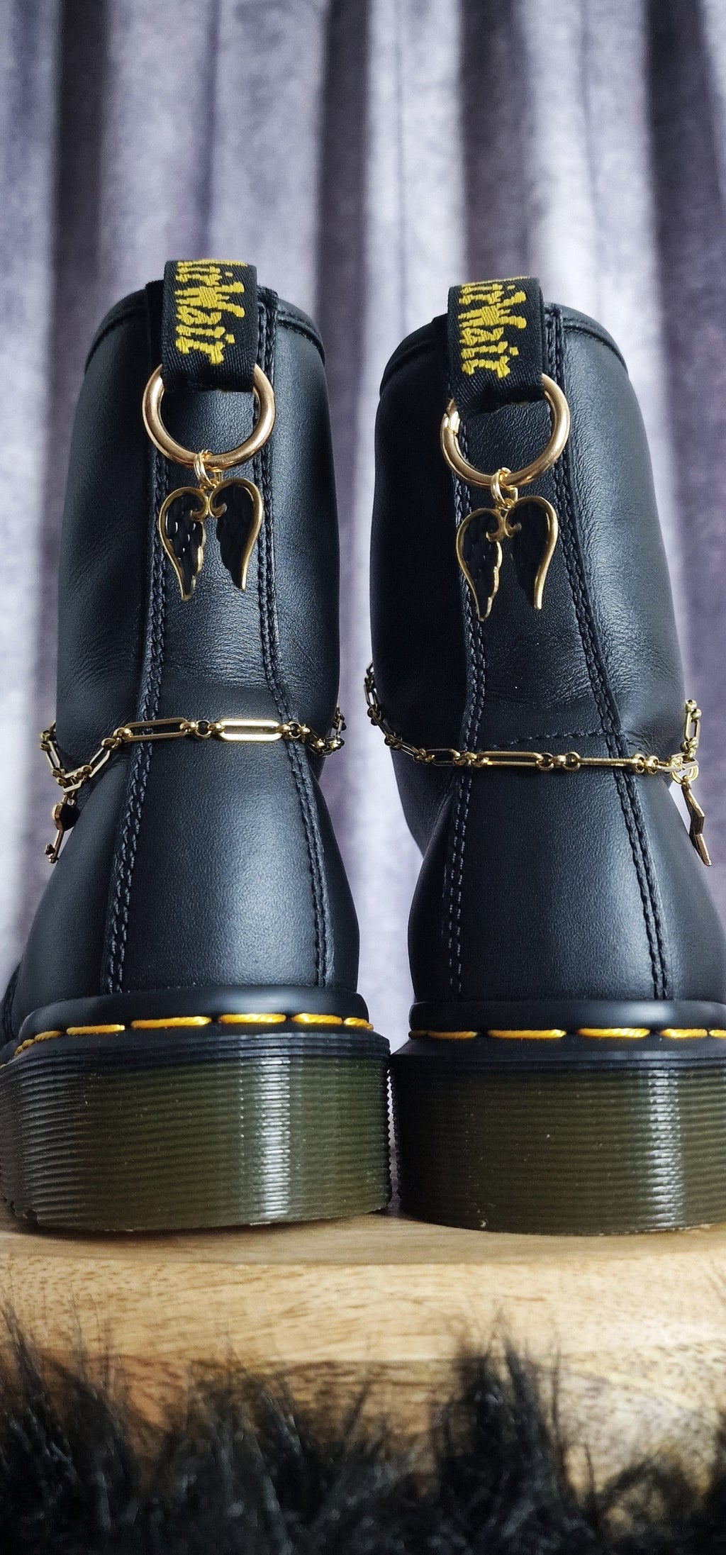 Bijoux chaînes sur brides arrière et lacets - Ailes d'Ange, éclair & clef