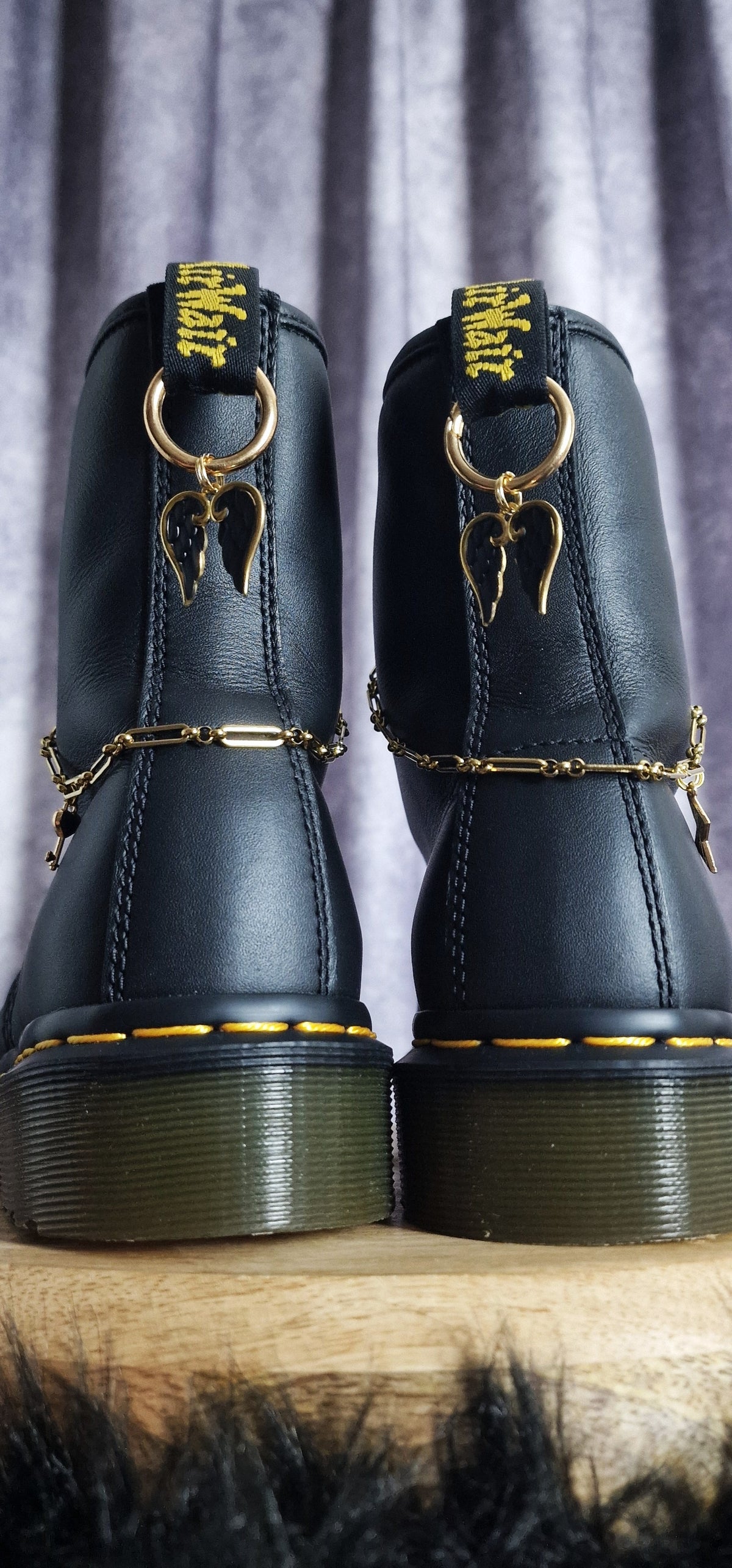 Bijoux chaînes sur brides arrière et lacets - Ailes d'Ange, éclair & clef
