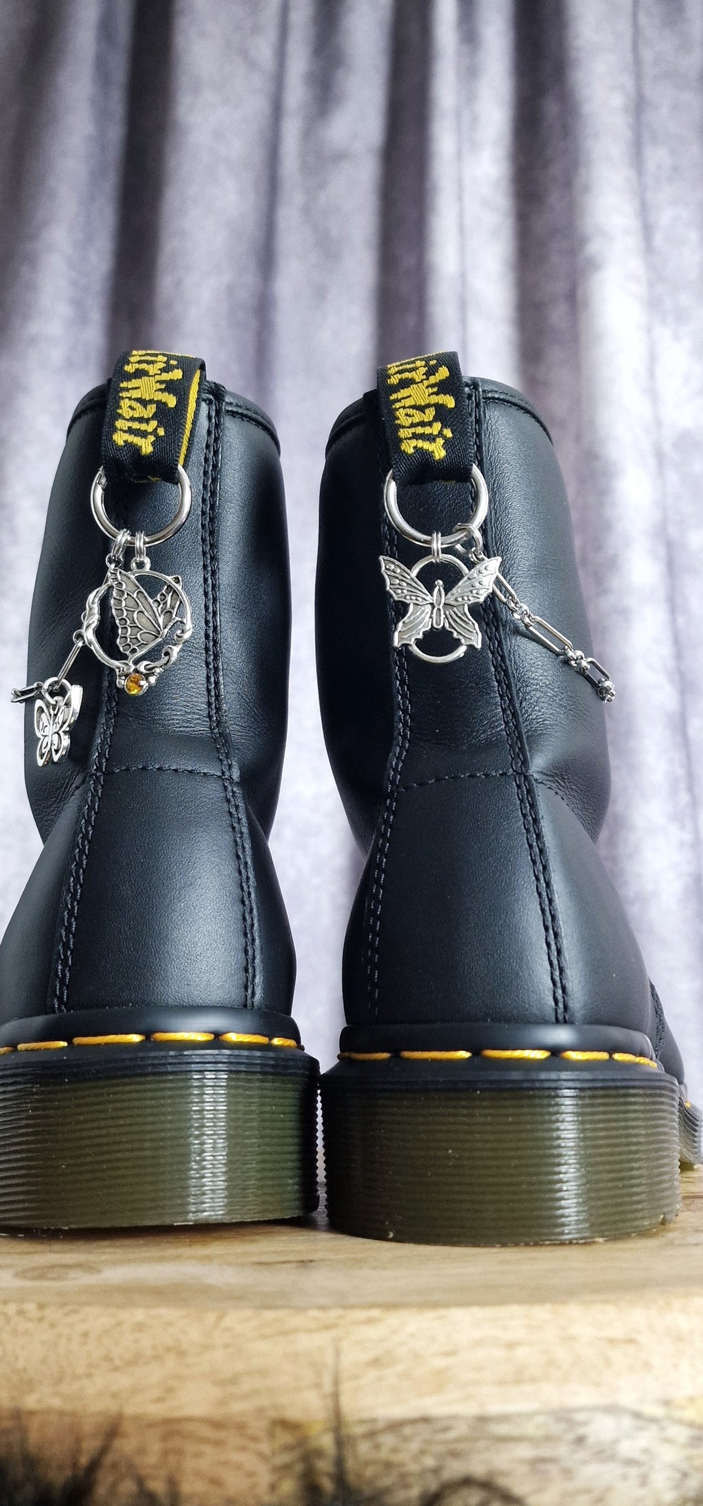 Bijoux chaînes sur brides arrière et lacets - Papillon bucolique & Strass