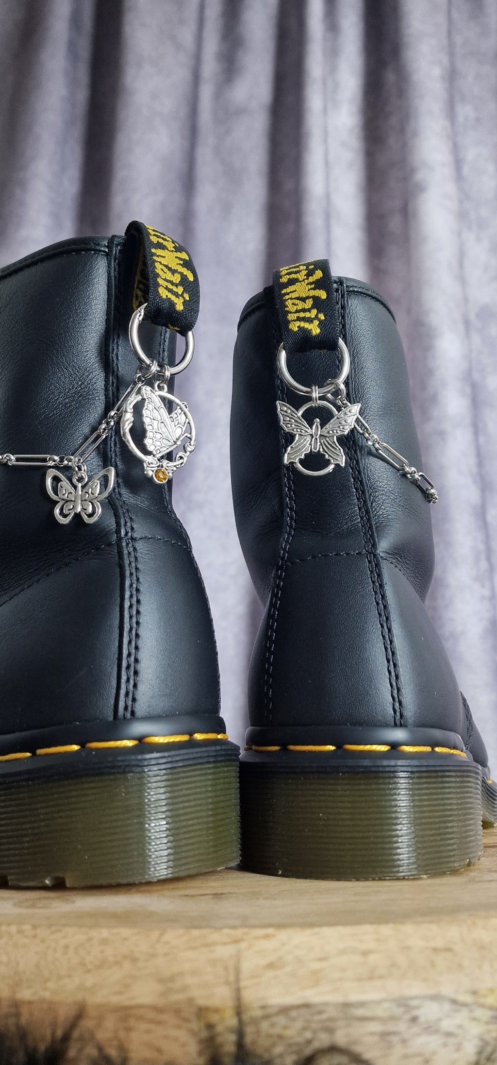 Bijoux chaînes sur brides arrière et lacets - Papillon bucolique & Strass