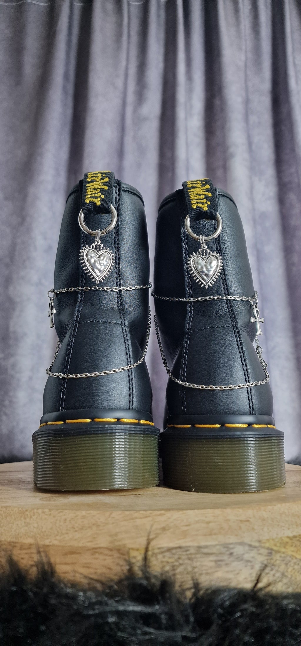 Bijoux chaînes sur brides arrière et lacets - Coeur & oeil