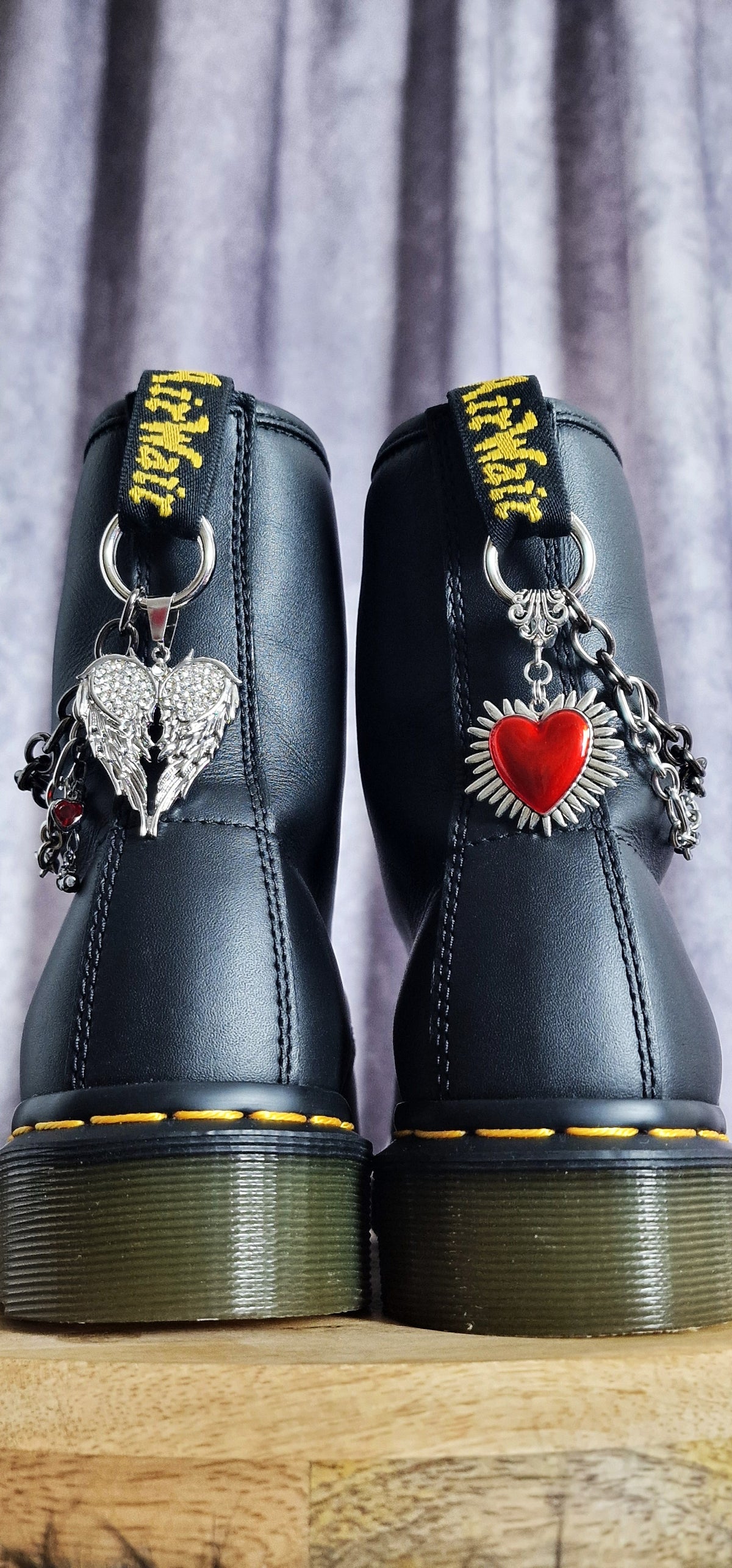 Bijoux chaînes sur brides arrière et lacets - Ailes d'Ange & coeur