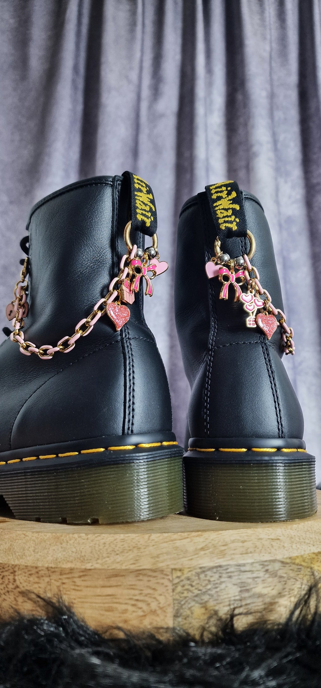 Bijoux chaînes sur brides arrière et lacets - Coeurs, noeud & cadeau