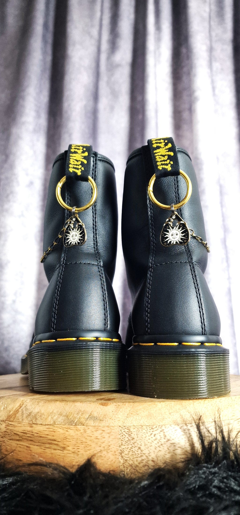 Bijoux chaînes sur brides arrière et lacets - Ouija Soleil