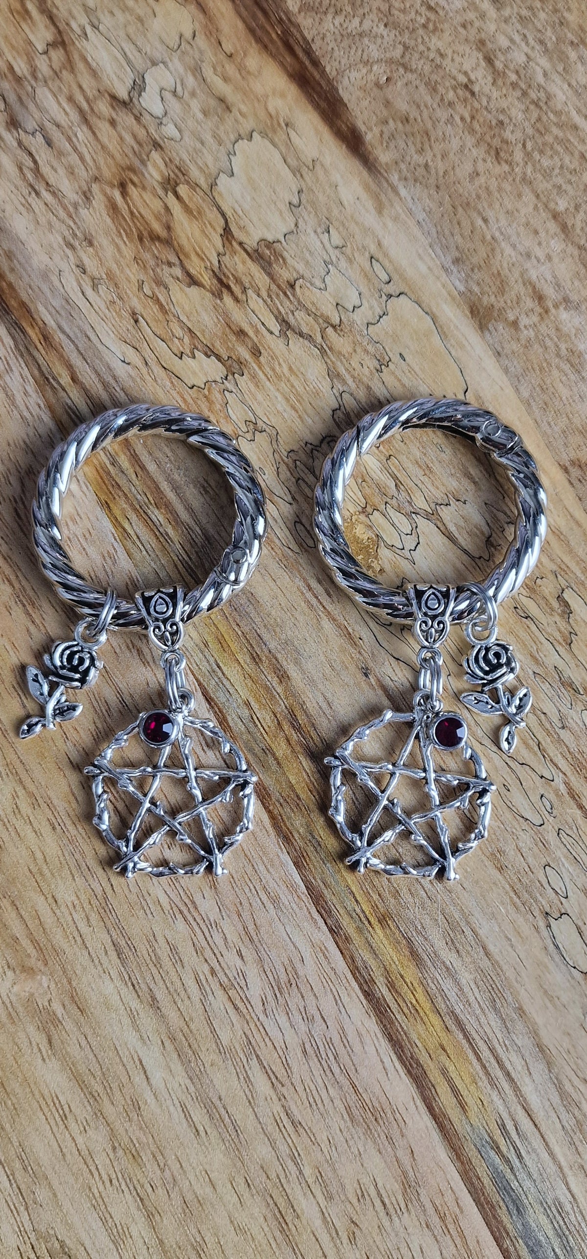 Bijoux simples sur brides arrière - Pentacle, rose & Strass