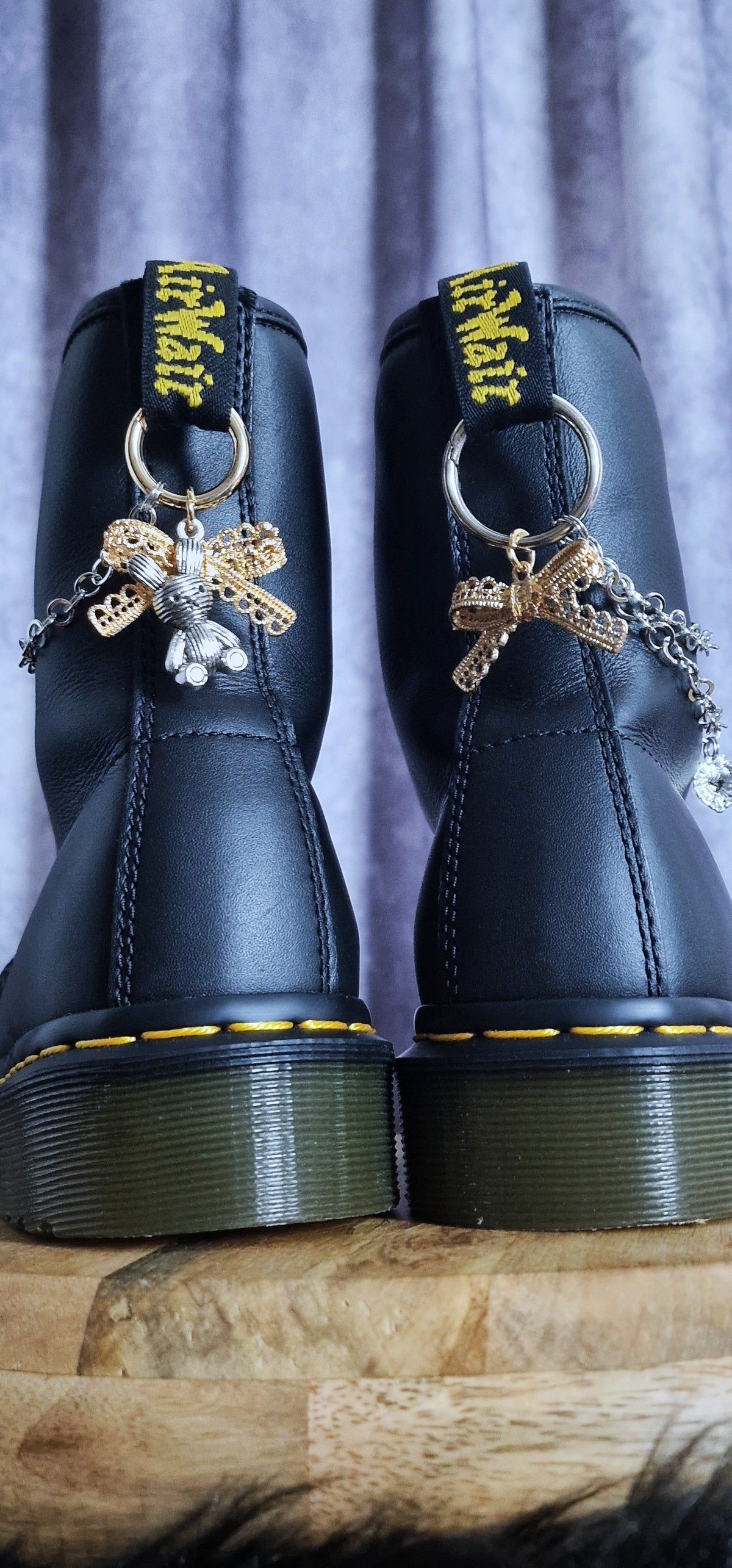 Bijoux chaînes sur brides arrière et lacets - Lapin & Noeud dentelle