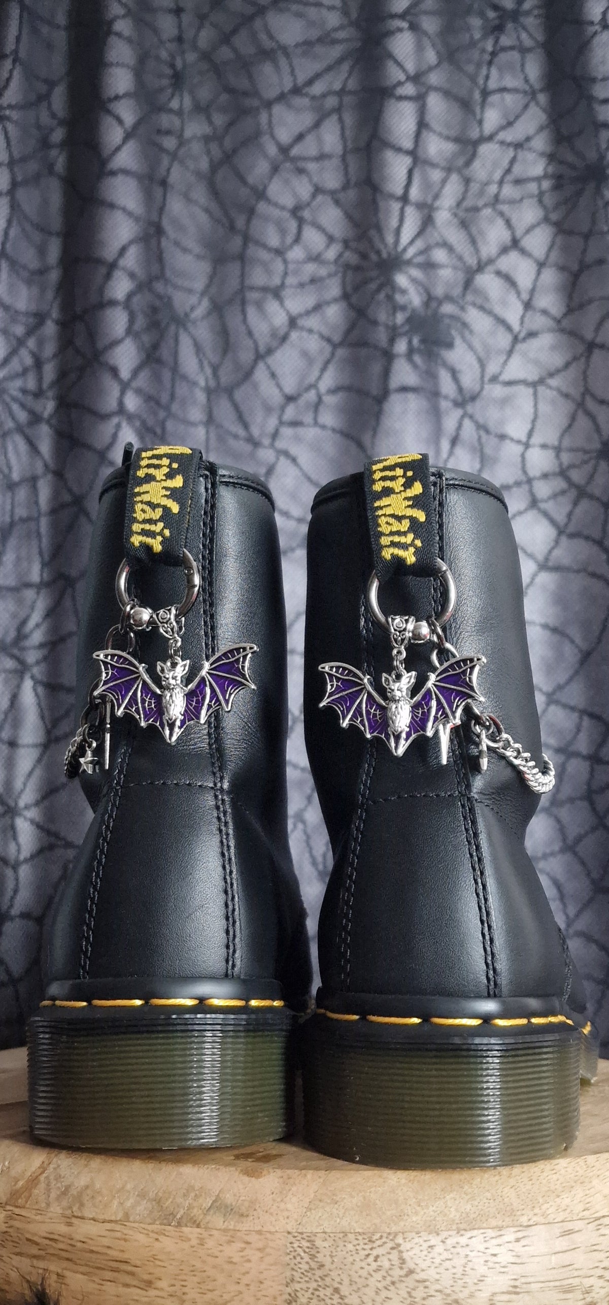 Bijoux chaînes sur brides arrière et lacets - Chauve-souris & étoiles