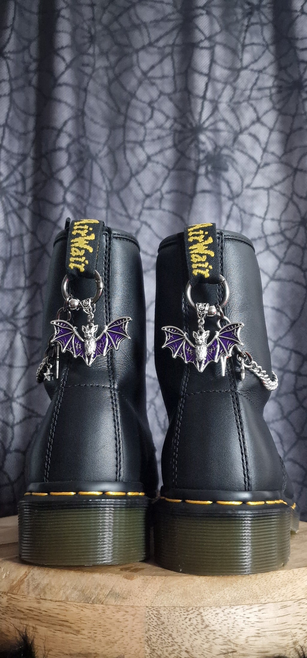 Bijoux chaînes sur brides arrière et lacets - Chauve-souris & étoiles