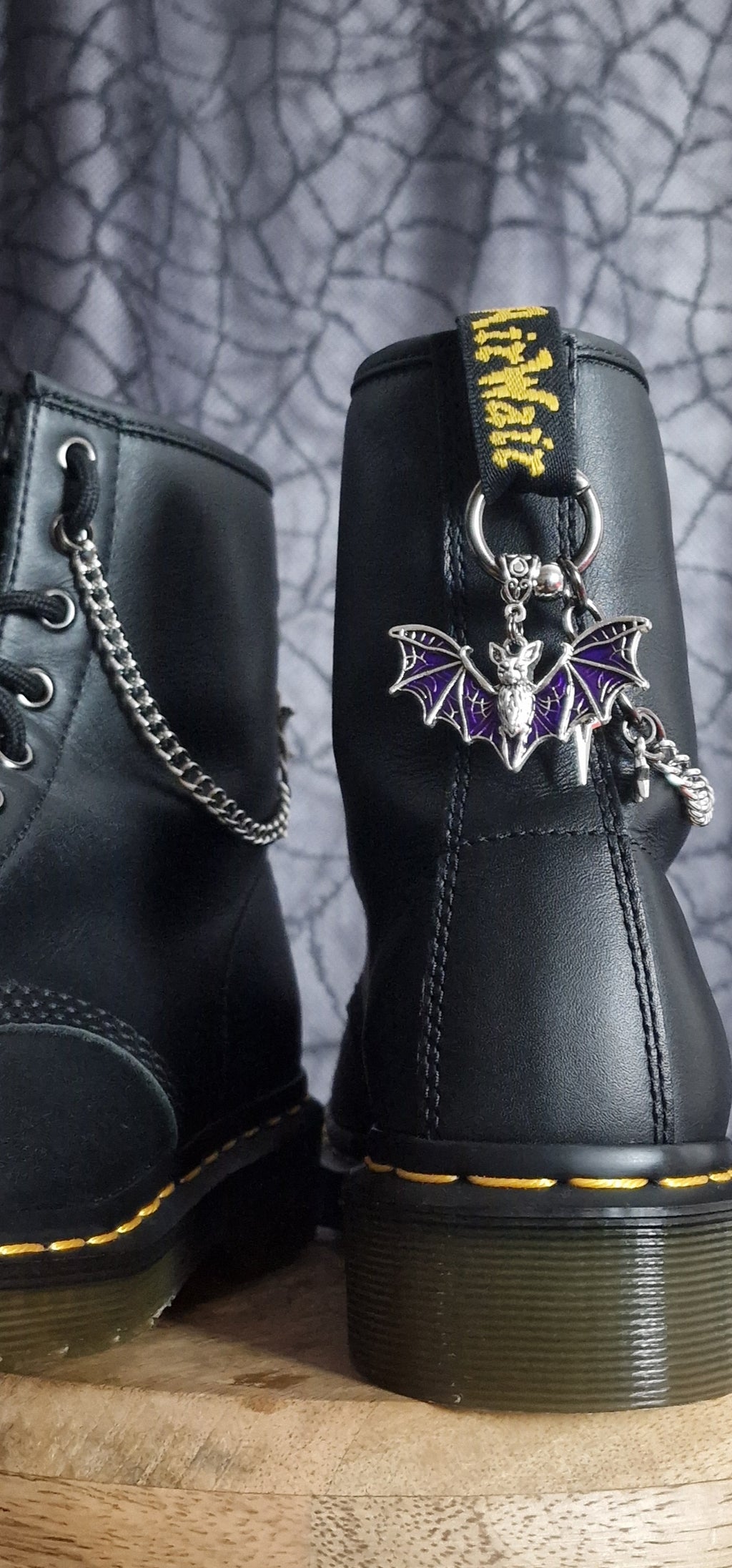 Bijoux chaînes sur brides arrière et lacets - Chauve-souris & étoiles