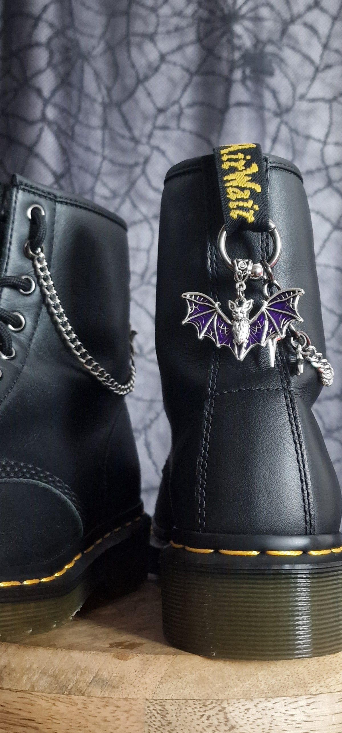 Bijoux chaînes sur brides arrière et lacets - Chauve-souris & étoiles