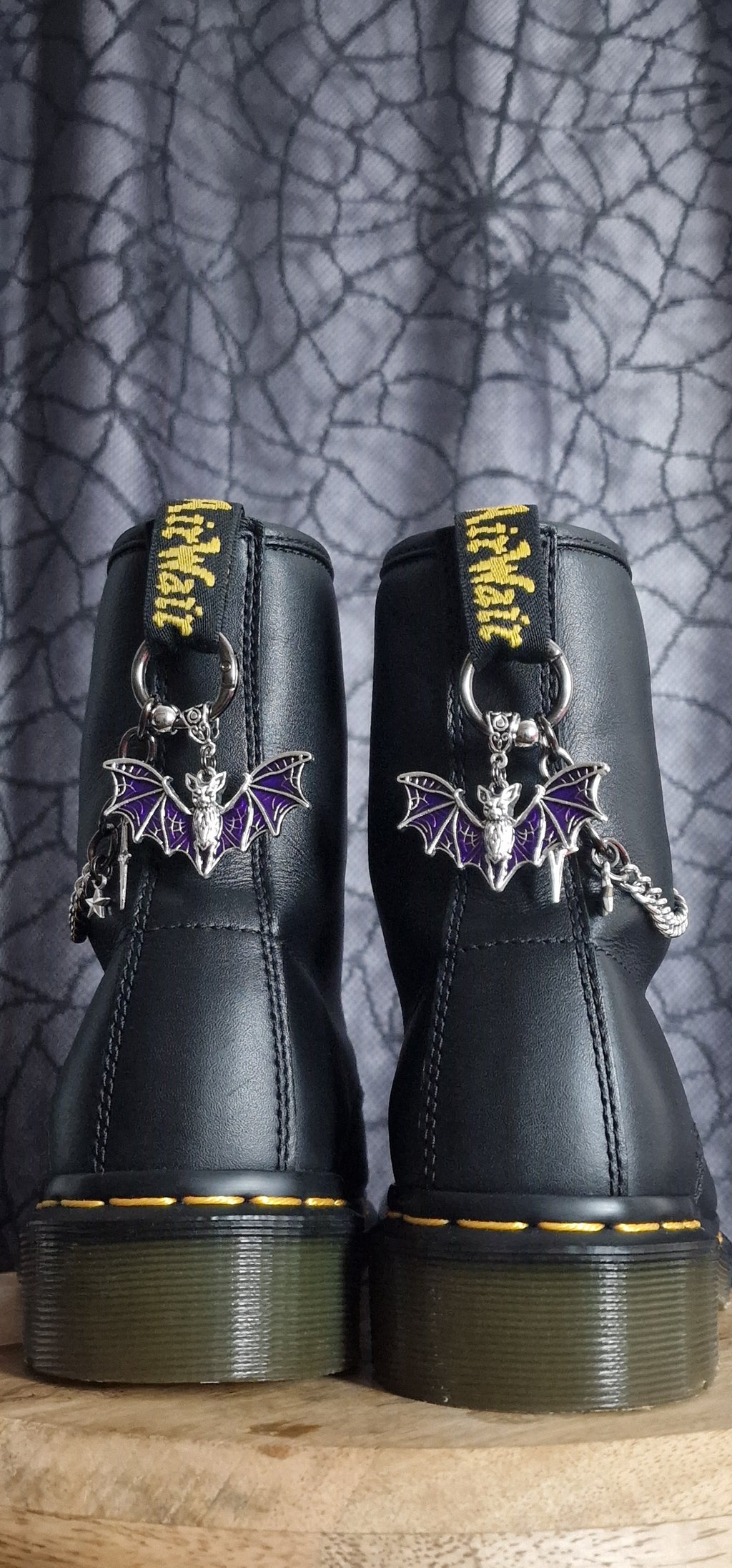Bijoux chaînes sur brides arrière et lacets - Chauve-souris & étoiles
